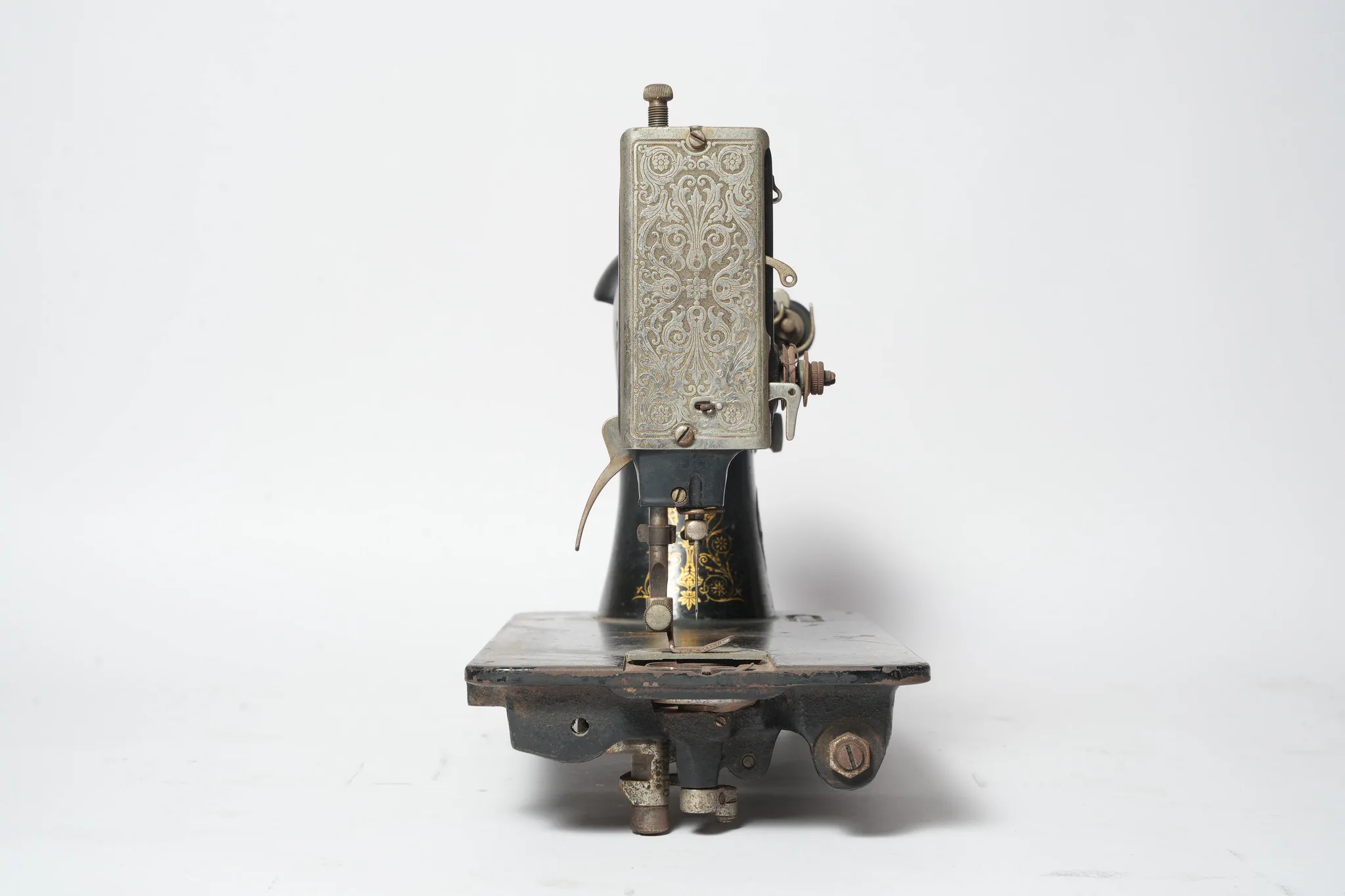 Singer 29K Industrial Boot Patching Sewing Machine — photograph 2