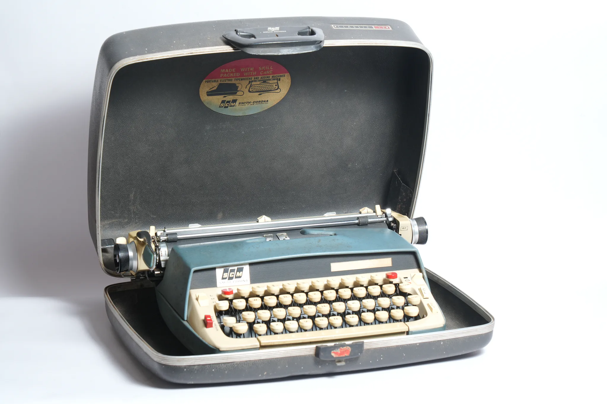 Smith-Corona Classic 12 Portable Typewriter — photograph