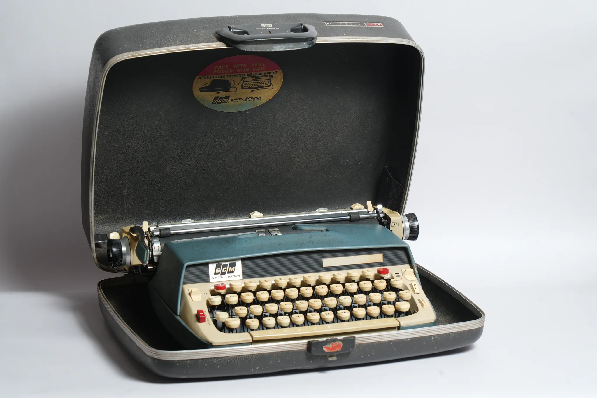 Smith-Corona Classic 12 Portable Typewriter — photograph