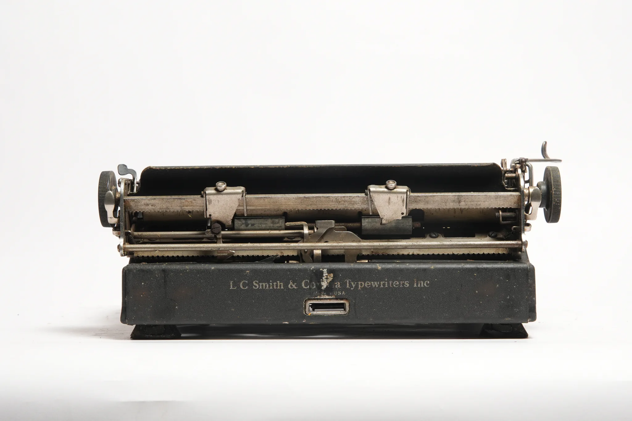 Smith-Corona Clipper Portable Typewriter — photograph