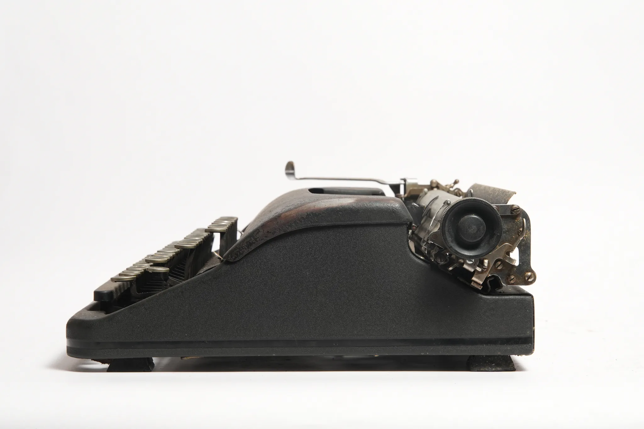 Smith-Corona Clipper Portable Typewriter — LC Smith & Corona Typewriters Inc.: a tangible chapter of the analog era.