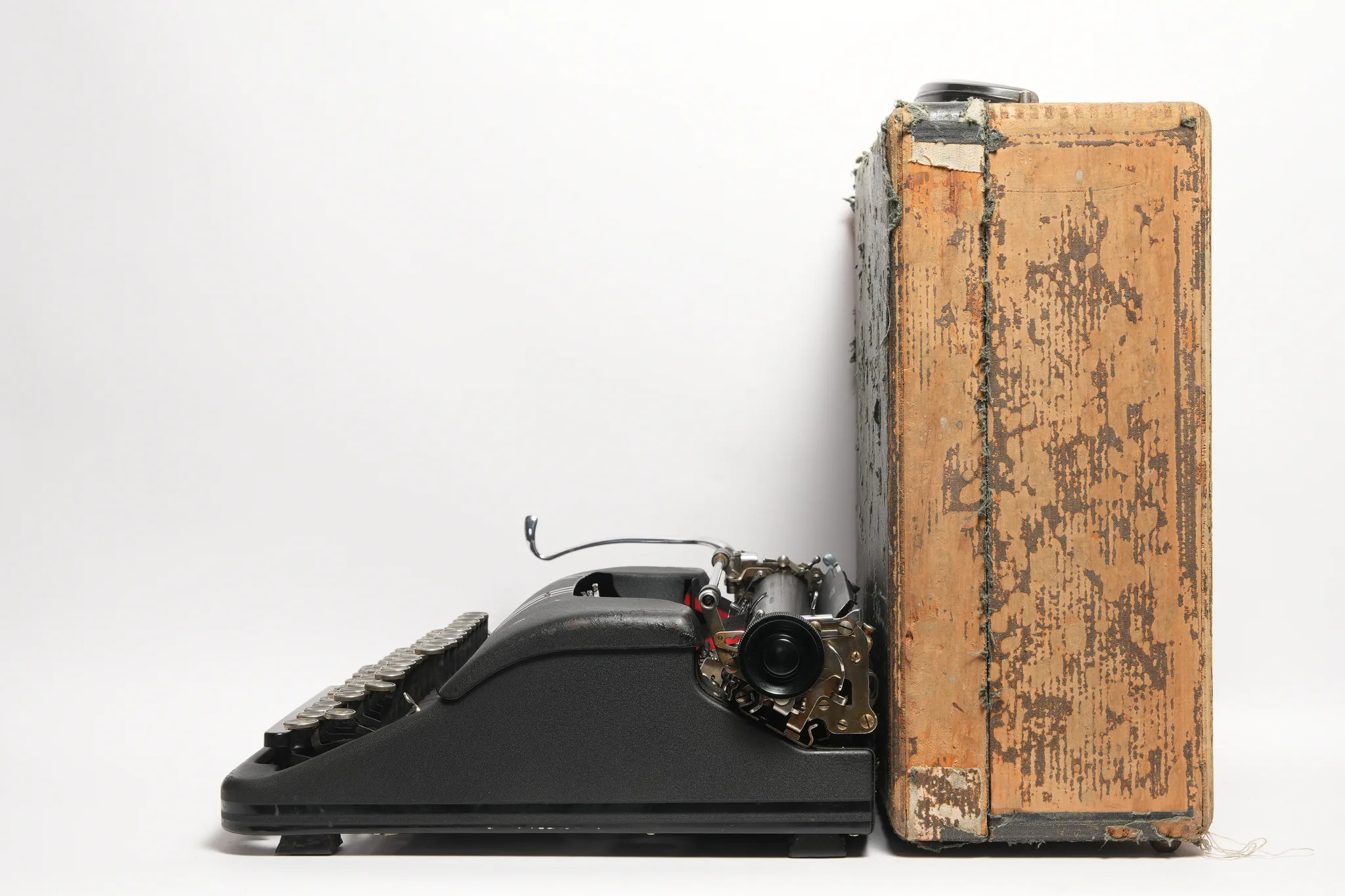 Smith-Corona Silent Portable Typewriter — photograph