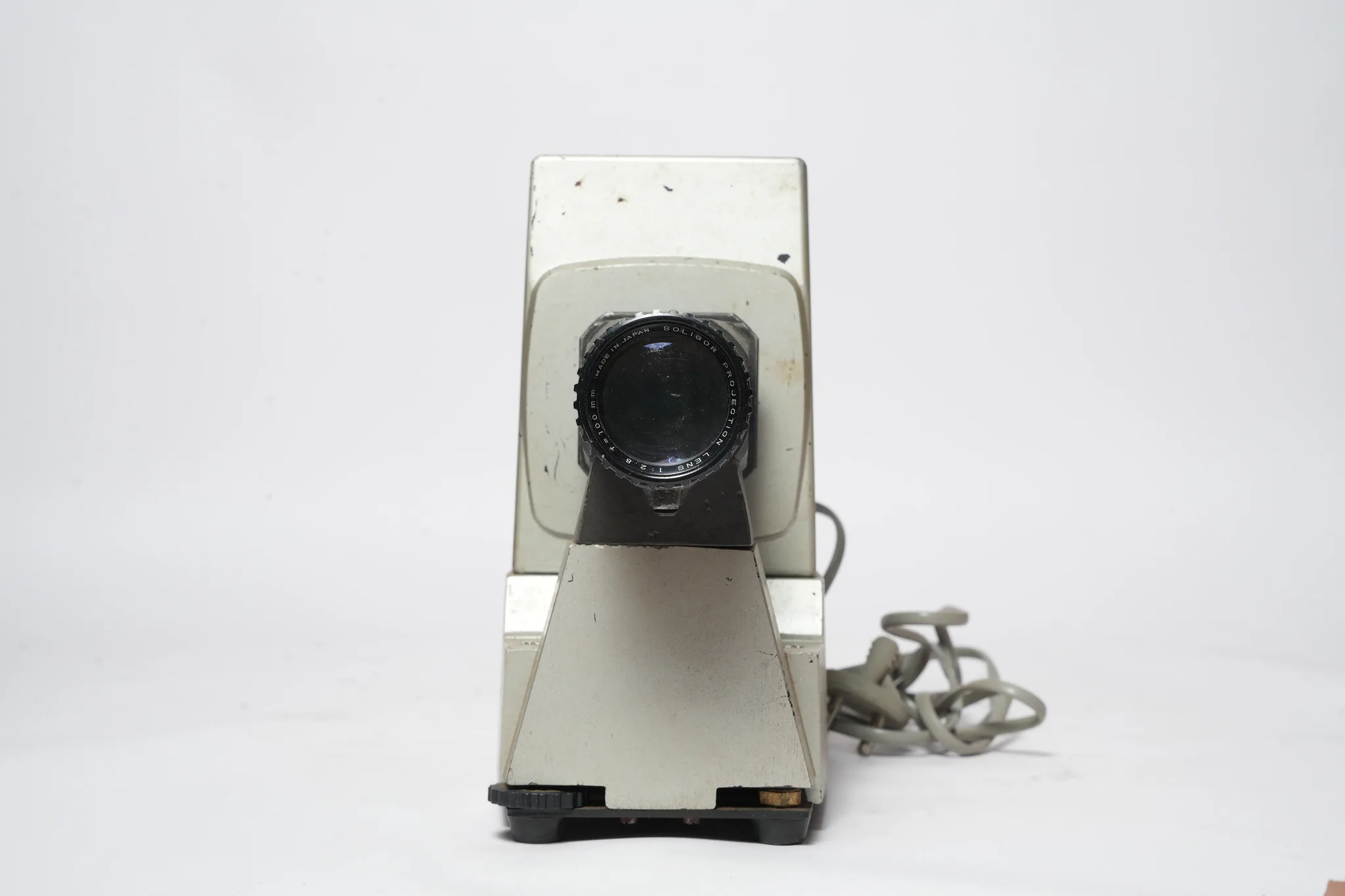 Soligor Slide Projector with 100mm f/2.8 Lens — photograph 2