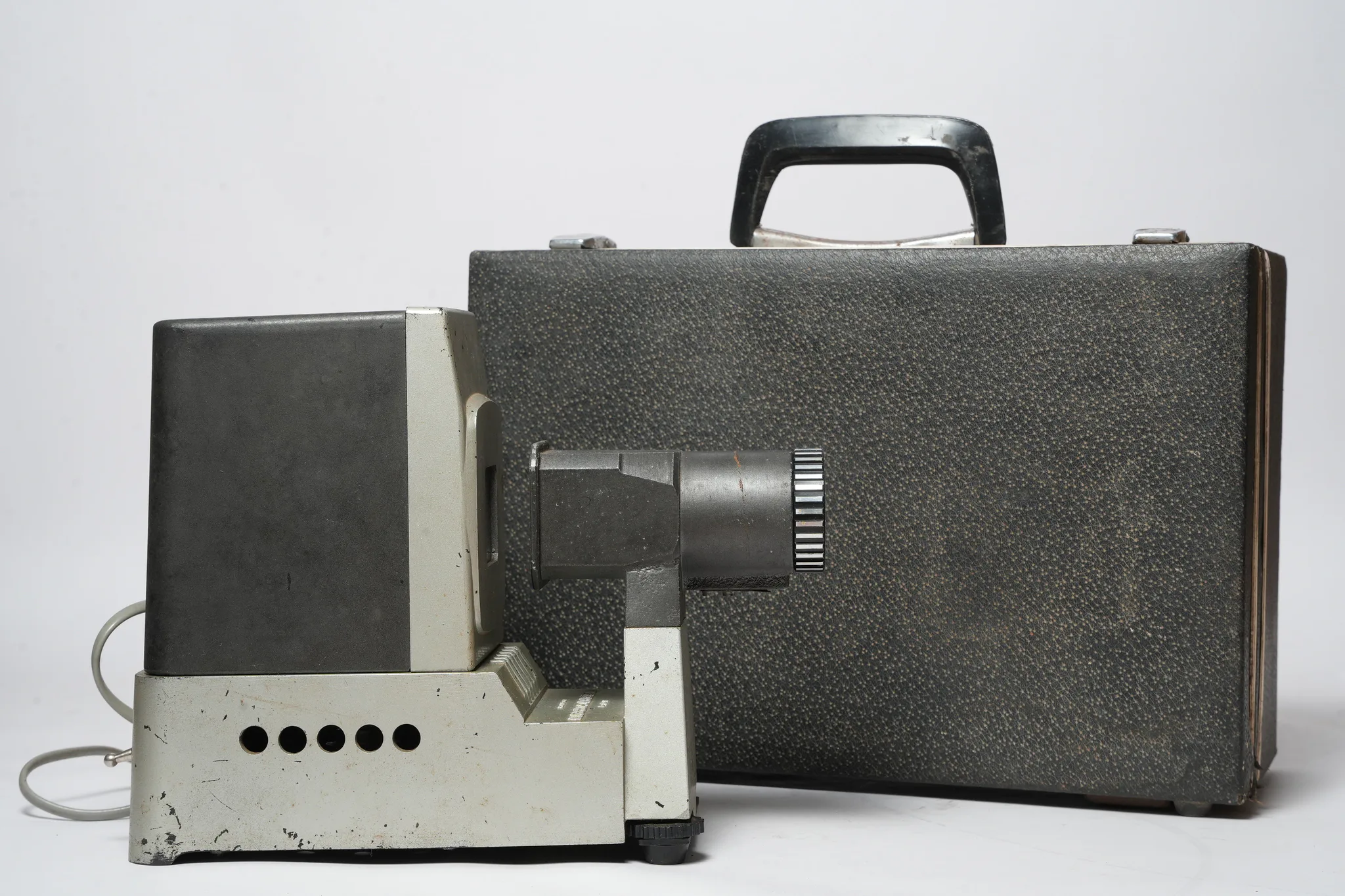 Soligor Slide Projector with 100mm f/2.8 Lens — photograph 5