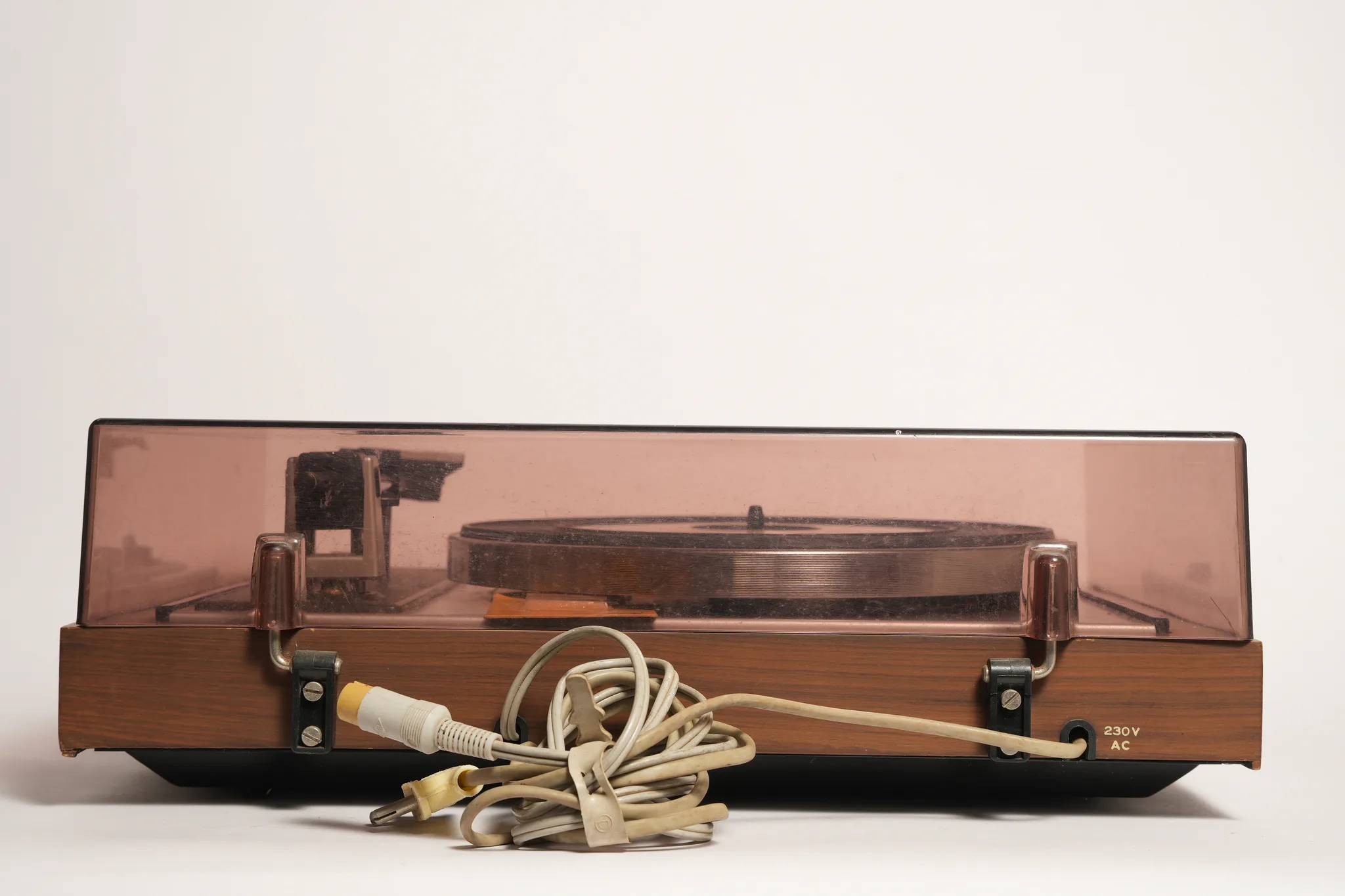 Tesla NC 430 Hi-Fi Turntable — photograph 1