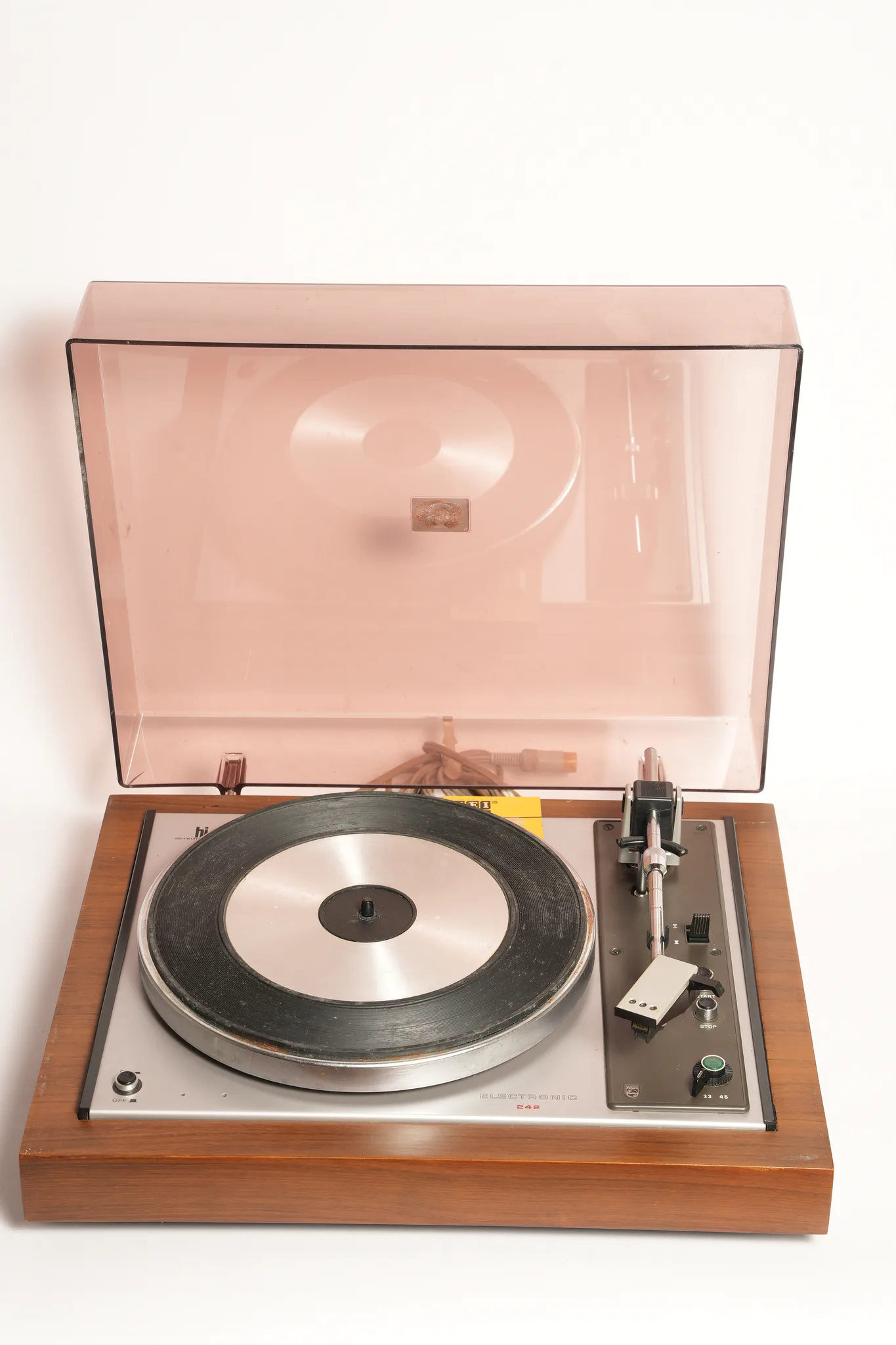 Tesla NC 430 Hi-Fi Turntable — photograph 7