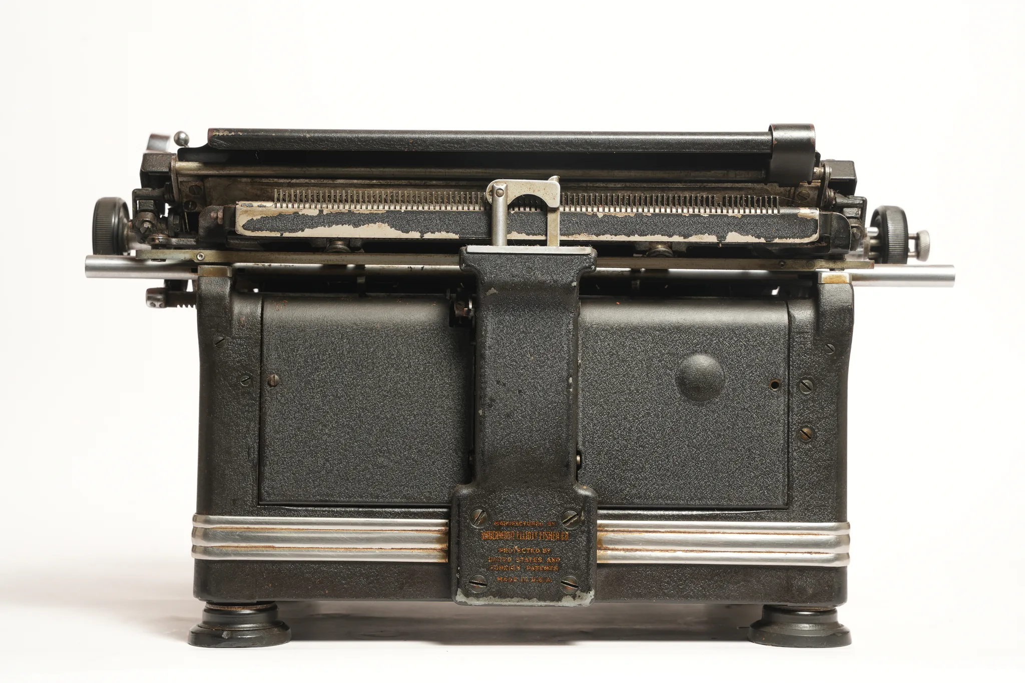 Underwood Master Standard Desktop Typewriter — photograph 3