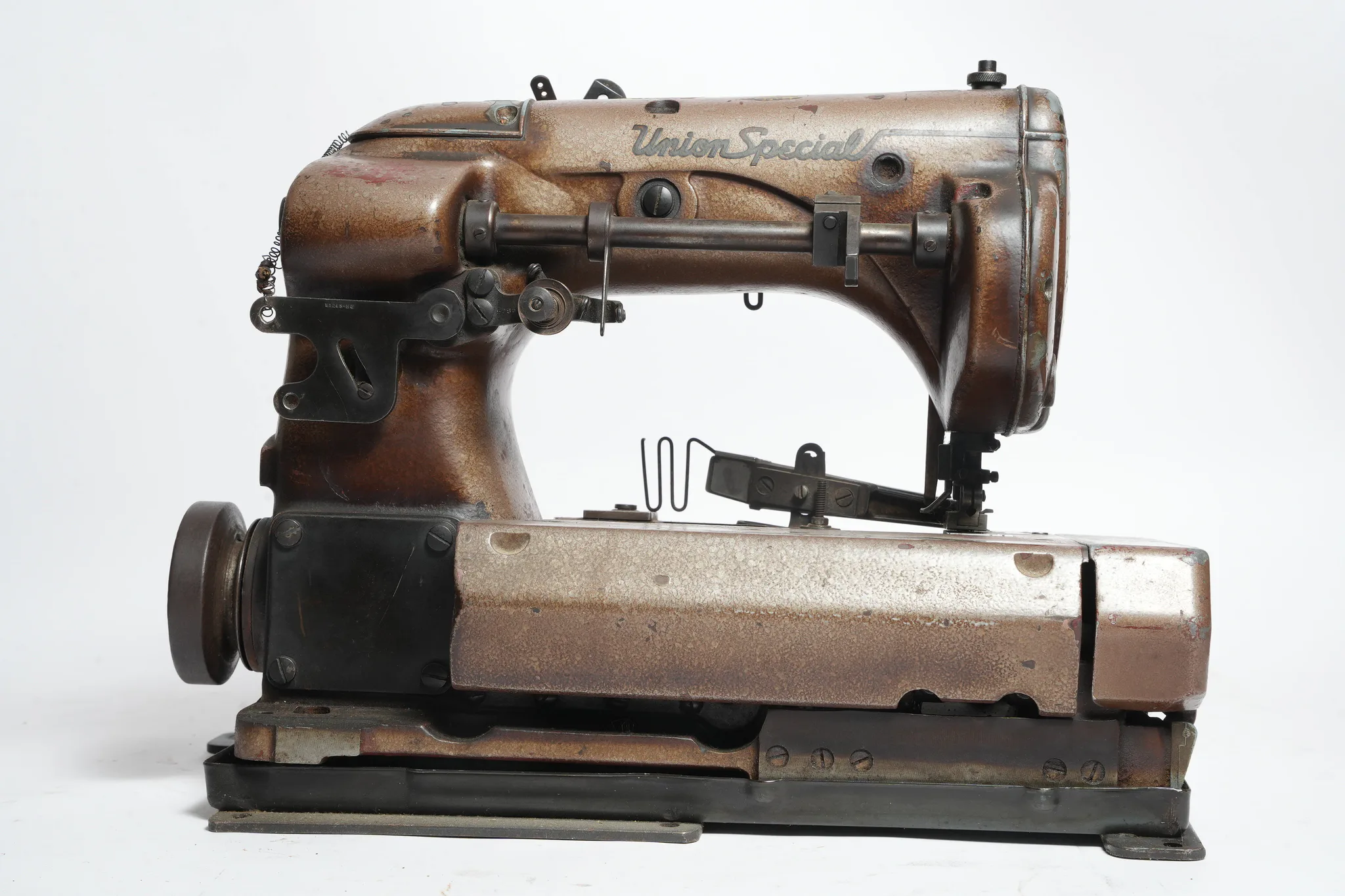 Union Special Style 52900 BH Industrial Sewing Machine — photograph 4