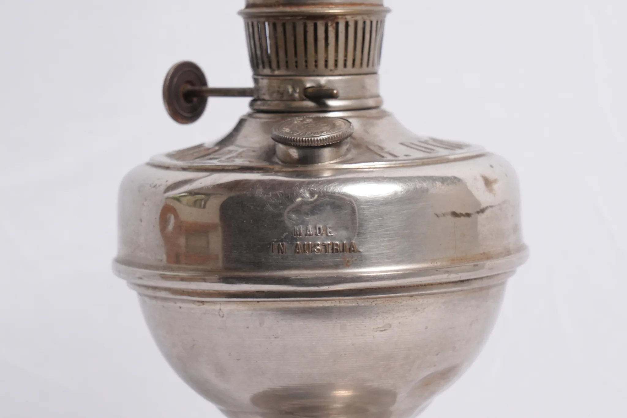 Vintage Austrian Made Table Oil Lamp — photograph