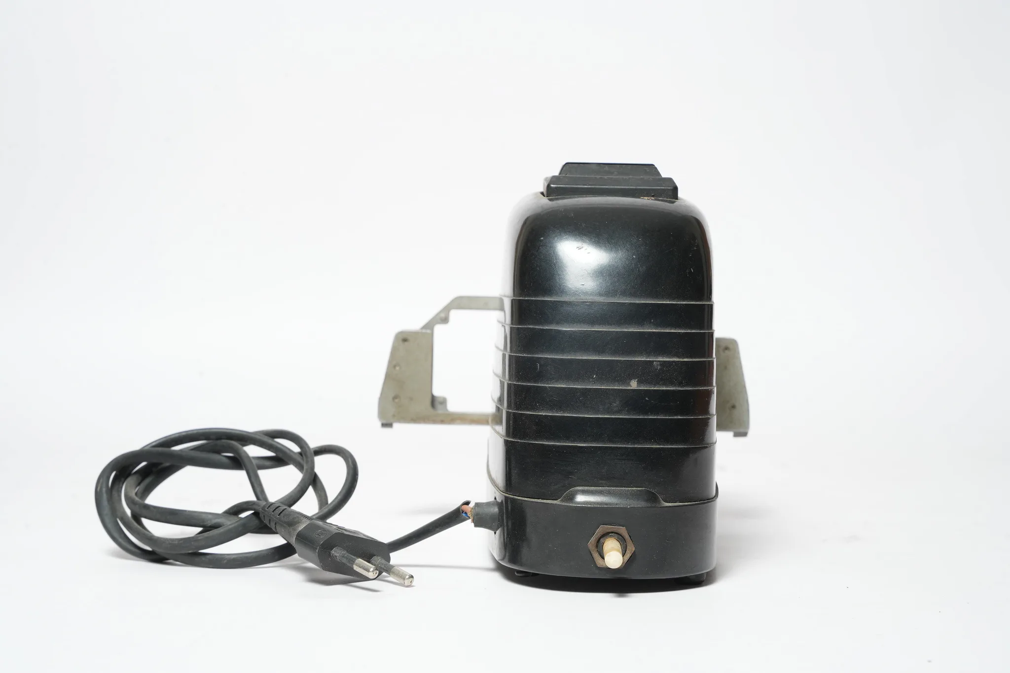 Vintage Bakelite 35mm Slide Projector — photograph 4