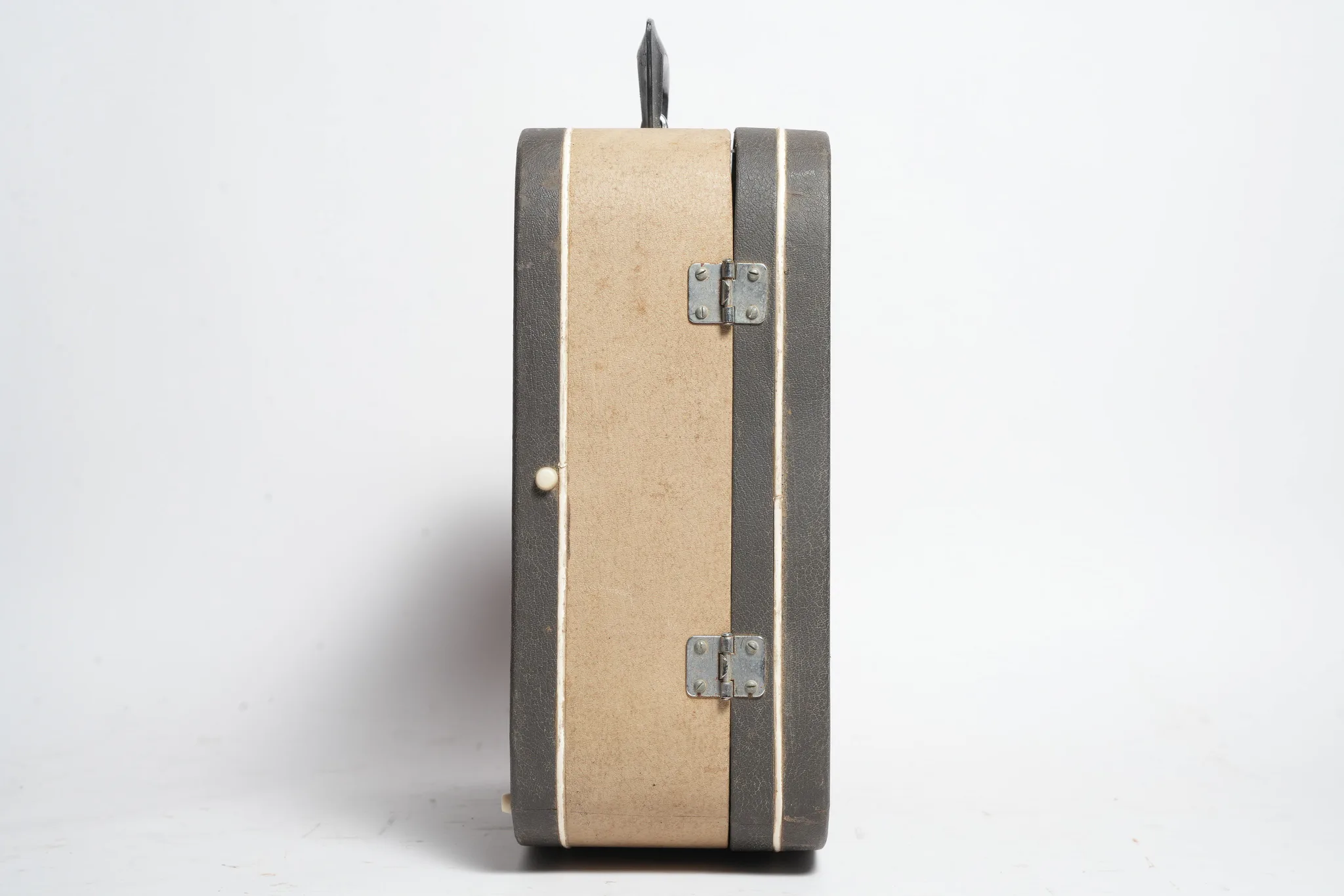 Vintage Contoured Hardshell Equipment Carrying Case — photograph 2