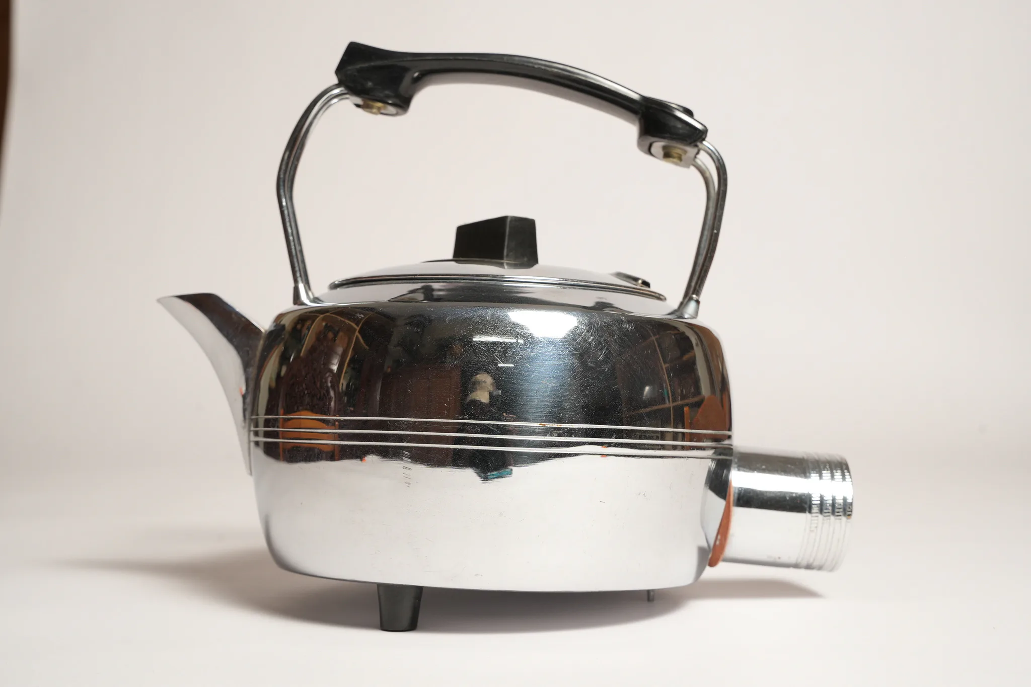 Vintage Electric Kettle Made in India — photograph