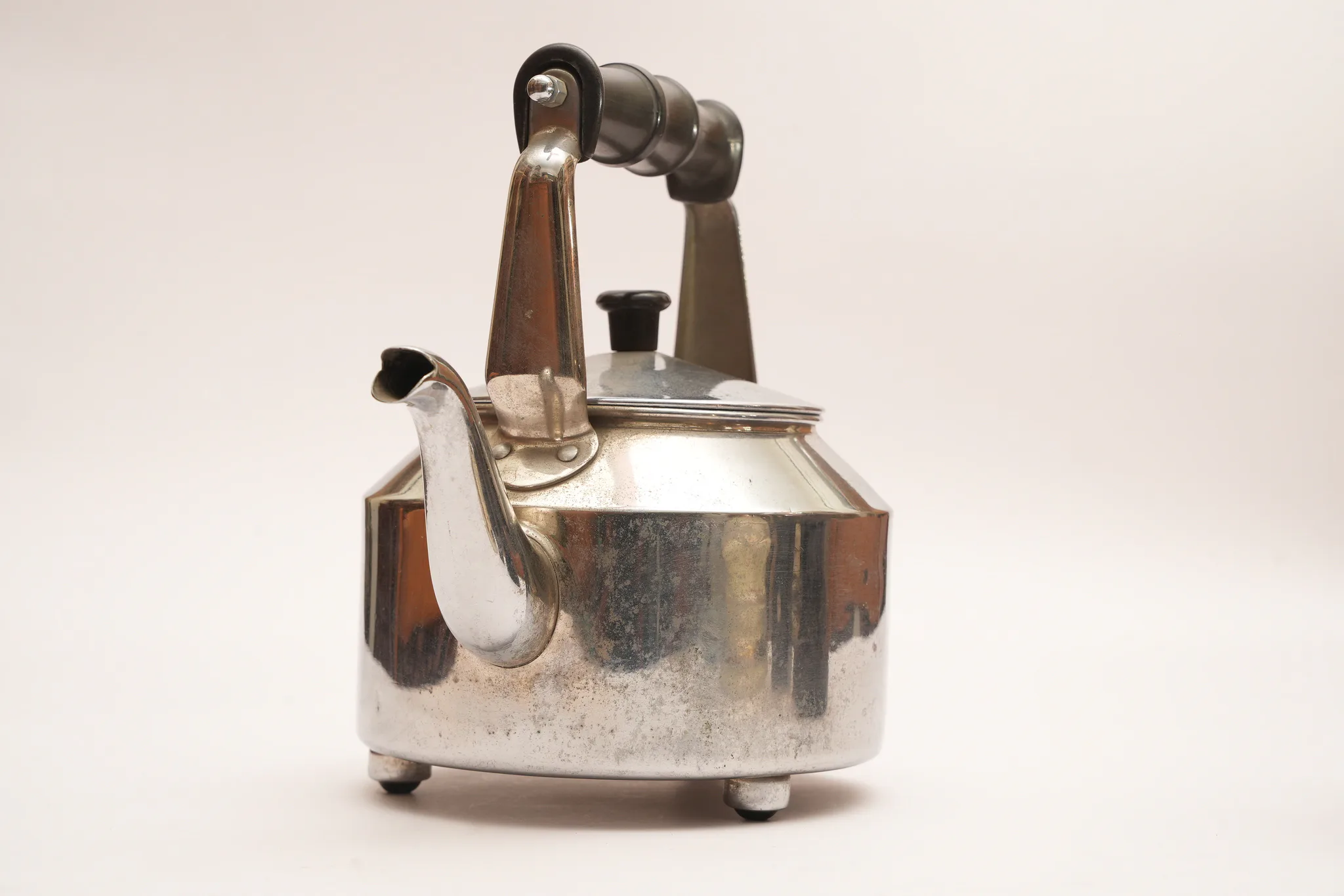 Vintage Electric Kettle with Side Power Inlet (1950s) — photograph