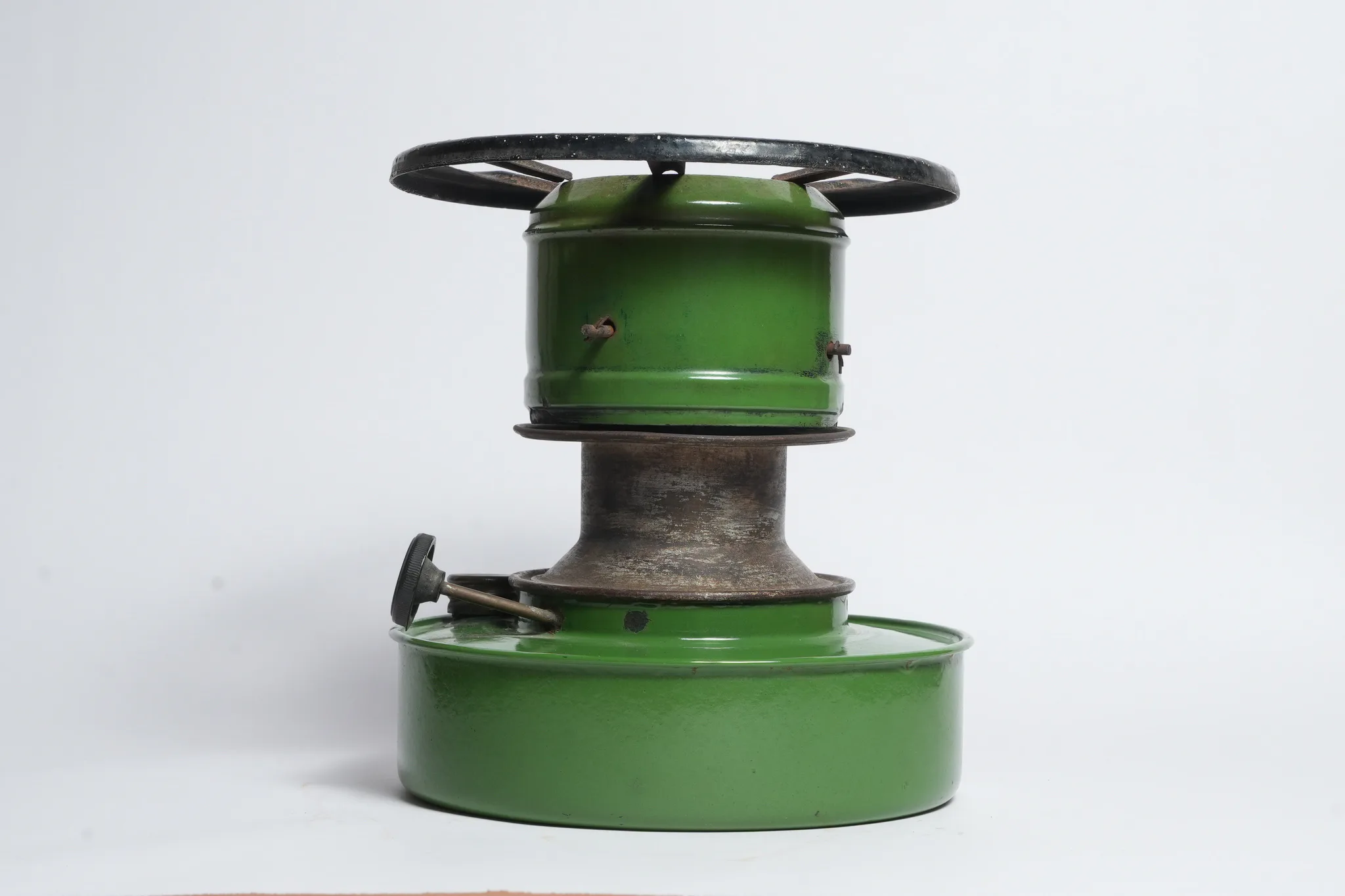 Vintage Haller Green Enamel Kerosene Stove — photograph 2