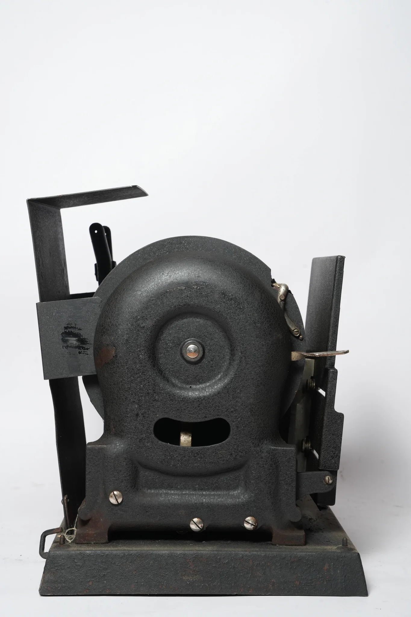Vintage Hand-Cranked Roll Film Magazine Back with Cover — photograph 4