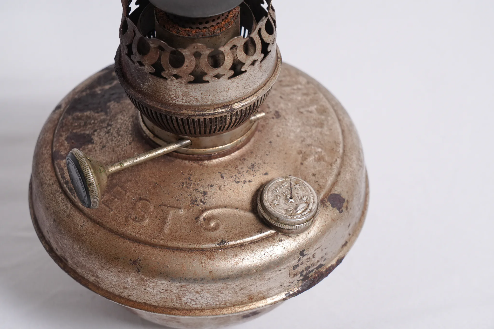 Vintage Metal Kerosene Oil Lamp with Burner — photograph