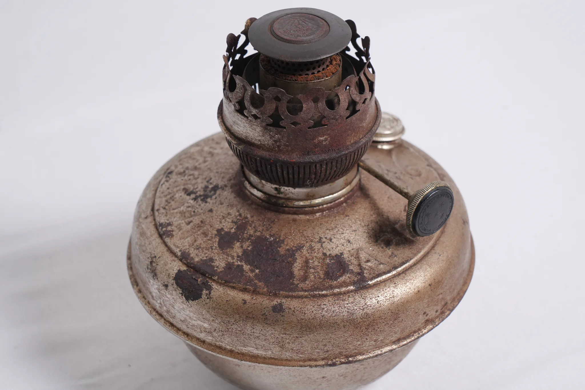 Vintage Metal Kerosene Oil Lamp with Burner — photograph