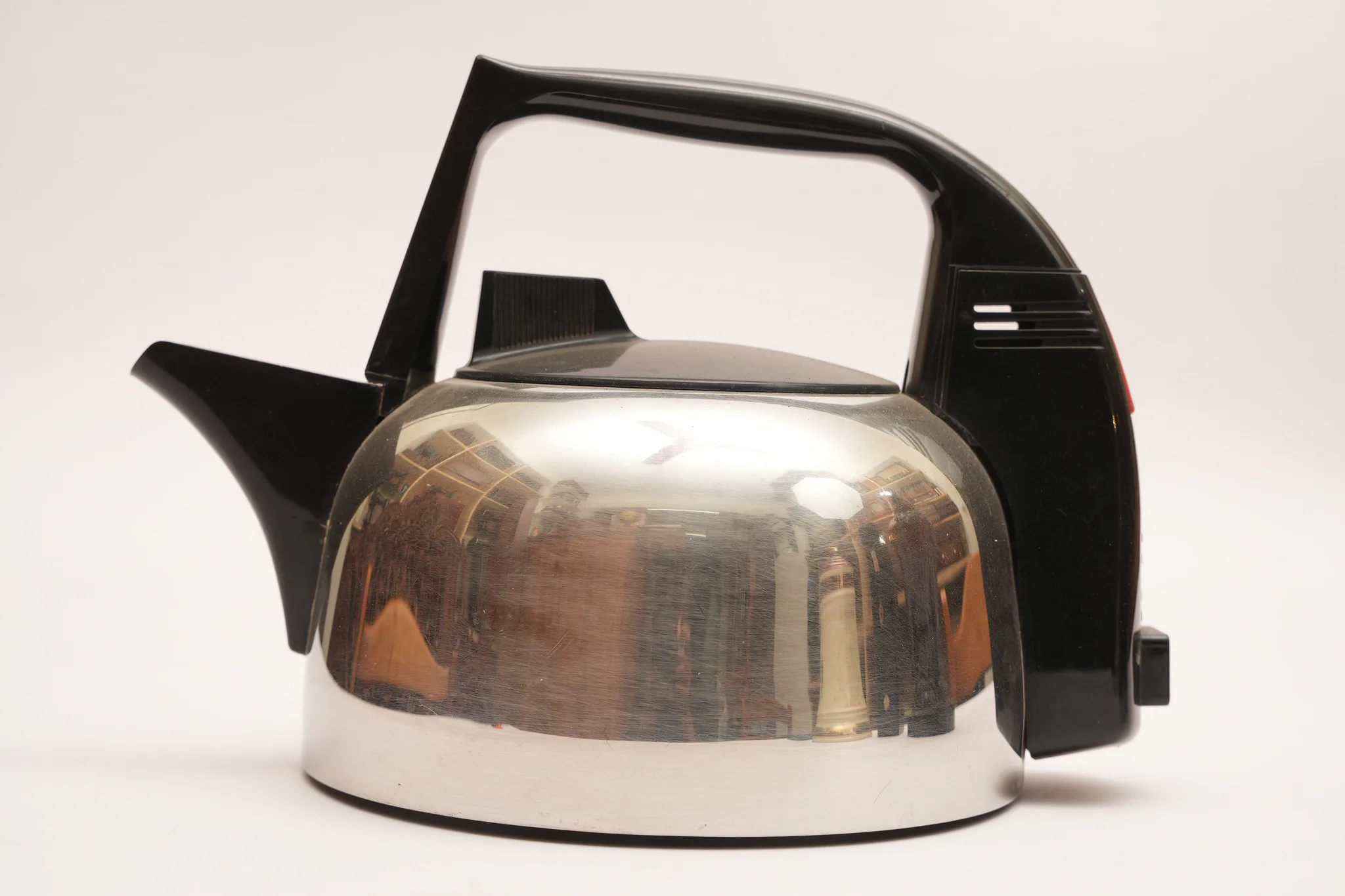 Vintage Mellerware Stainless Steel Electric Kettle — photograph