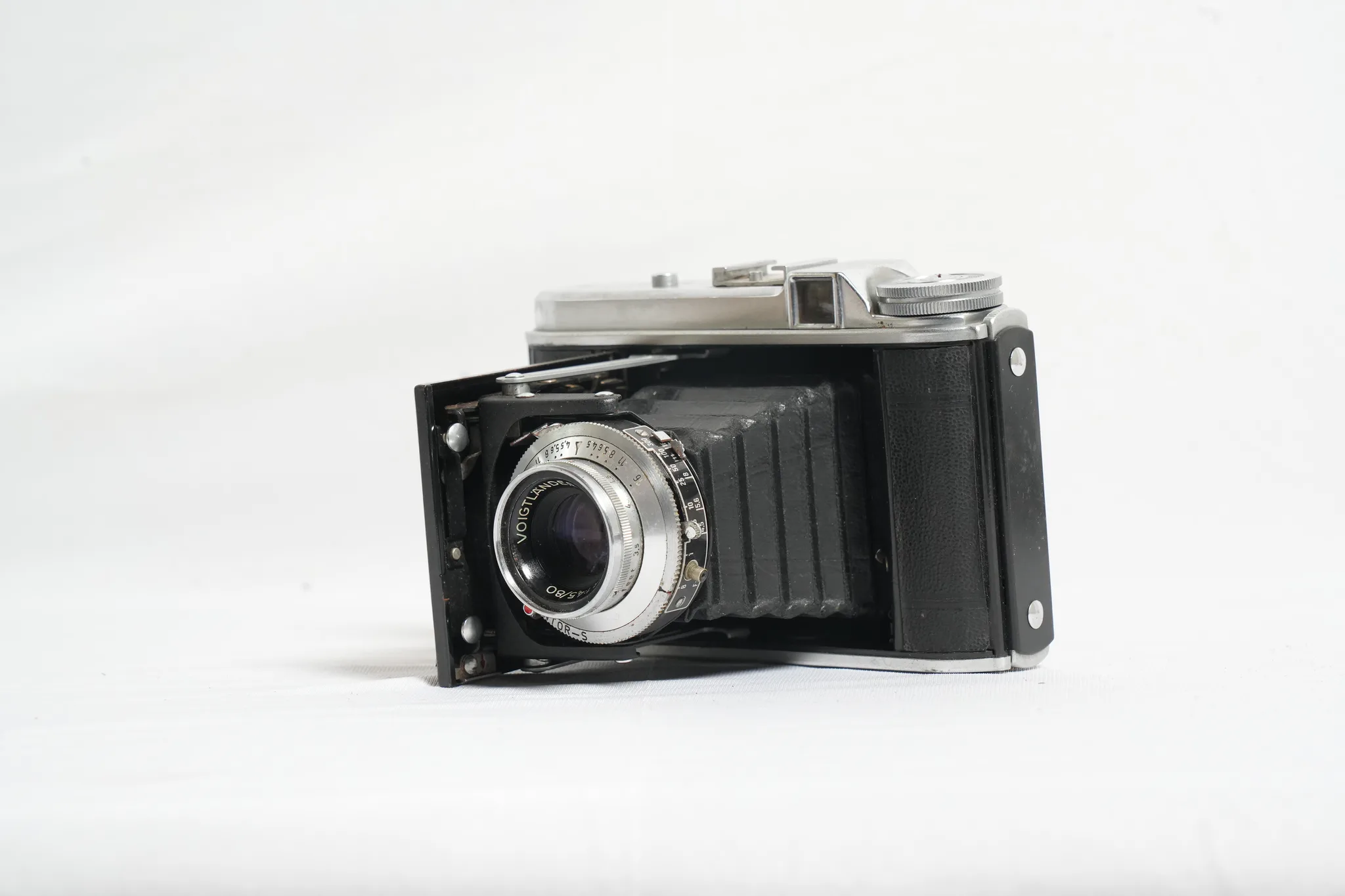Voigtländer Perkeo I 6x6 Folding Camera — photograph 1
