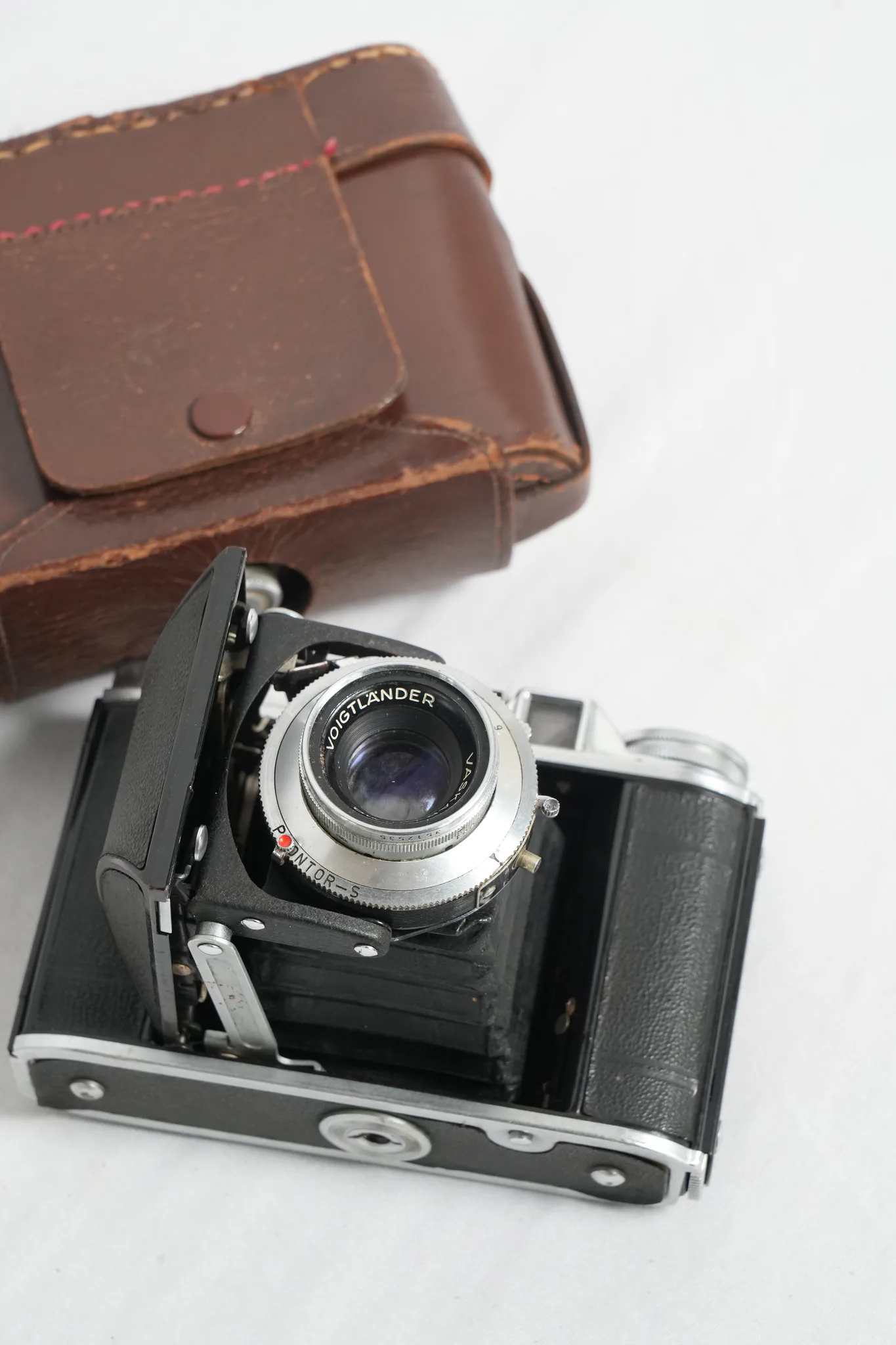 Voigtländer Perkeo I 6x6 Folding Camera — photograph 2