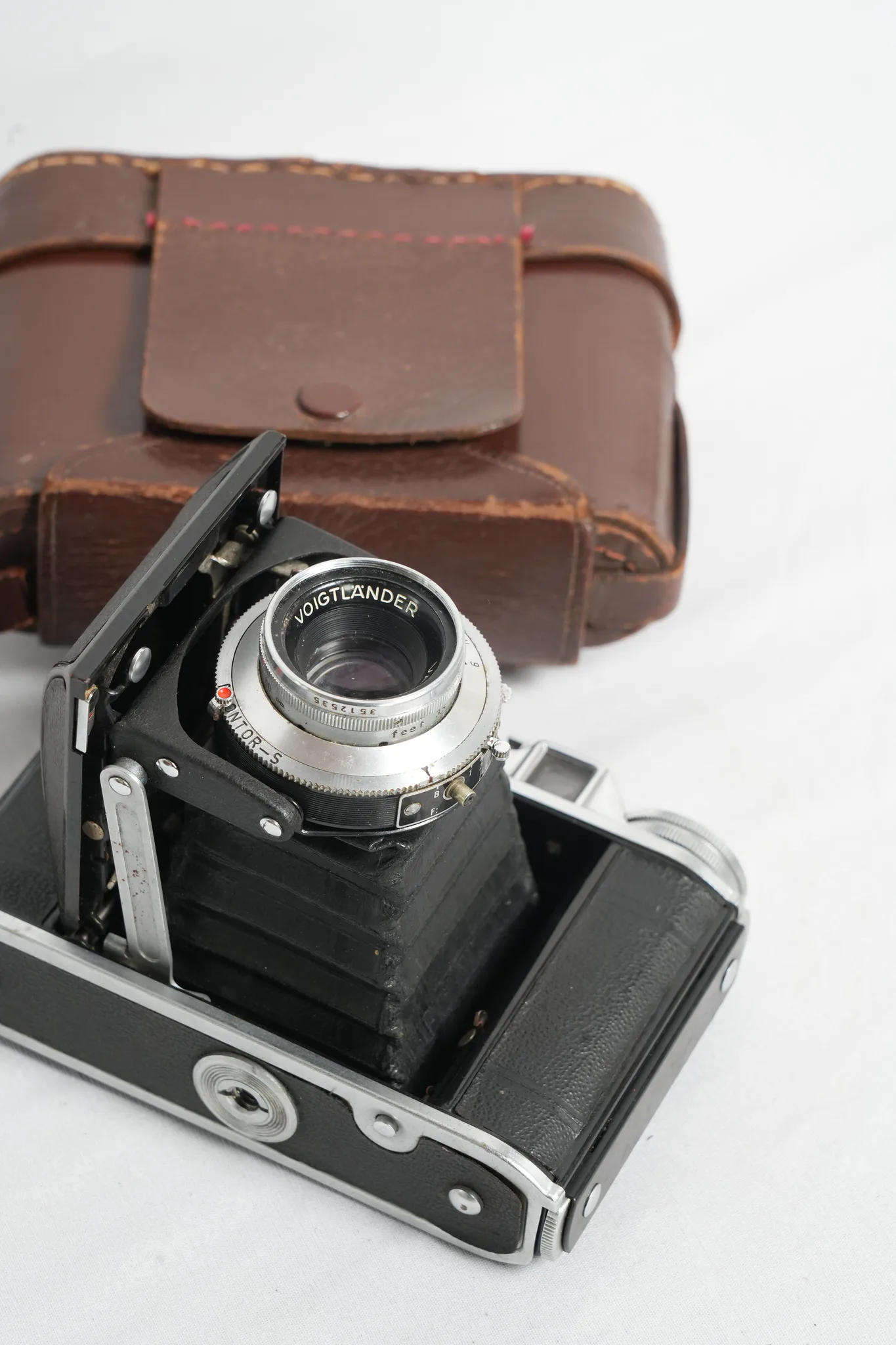 Voigtländer Perkeo I 6x6 Folding Camera — photograph 3