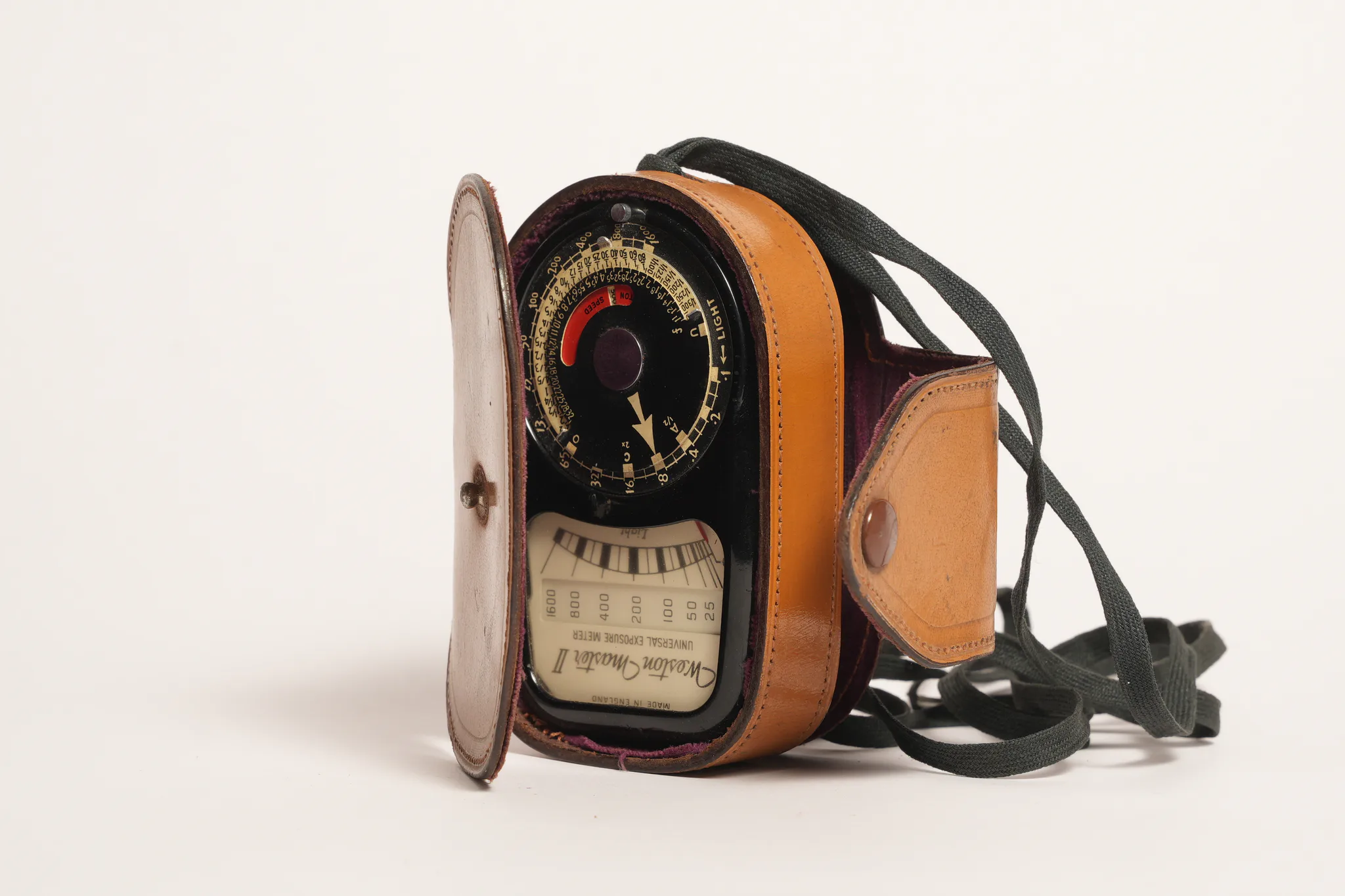 Weston Master II Universal Exposure Meter Model S141/735 — photograph 1