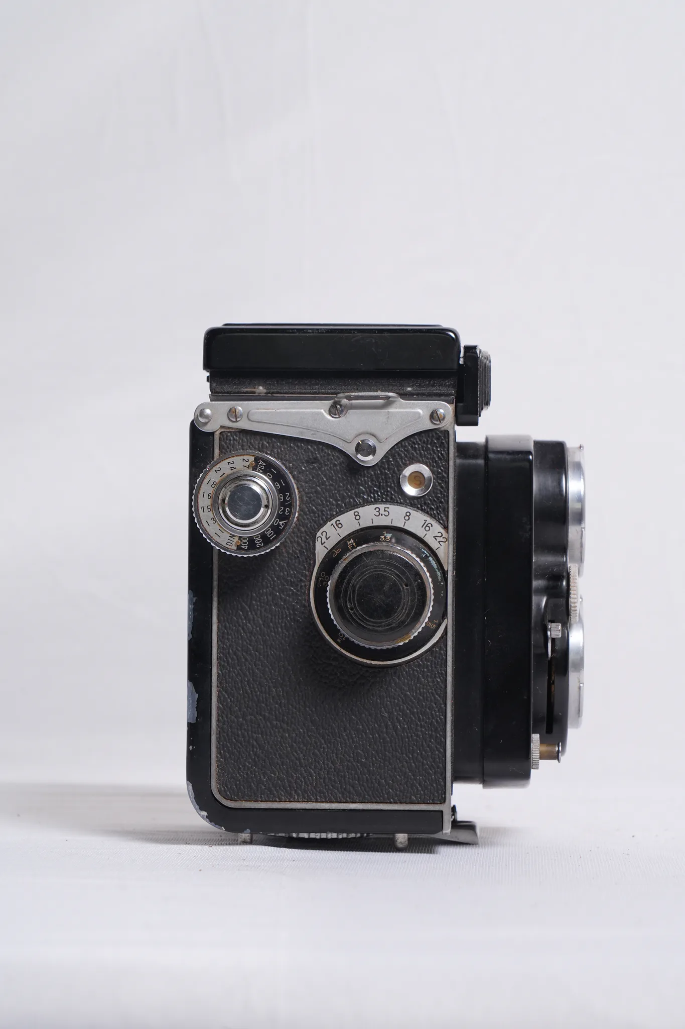 Yashica-D Twin-Lens Reflex Camera with Original Leather Case — photograph