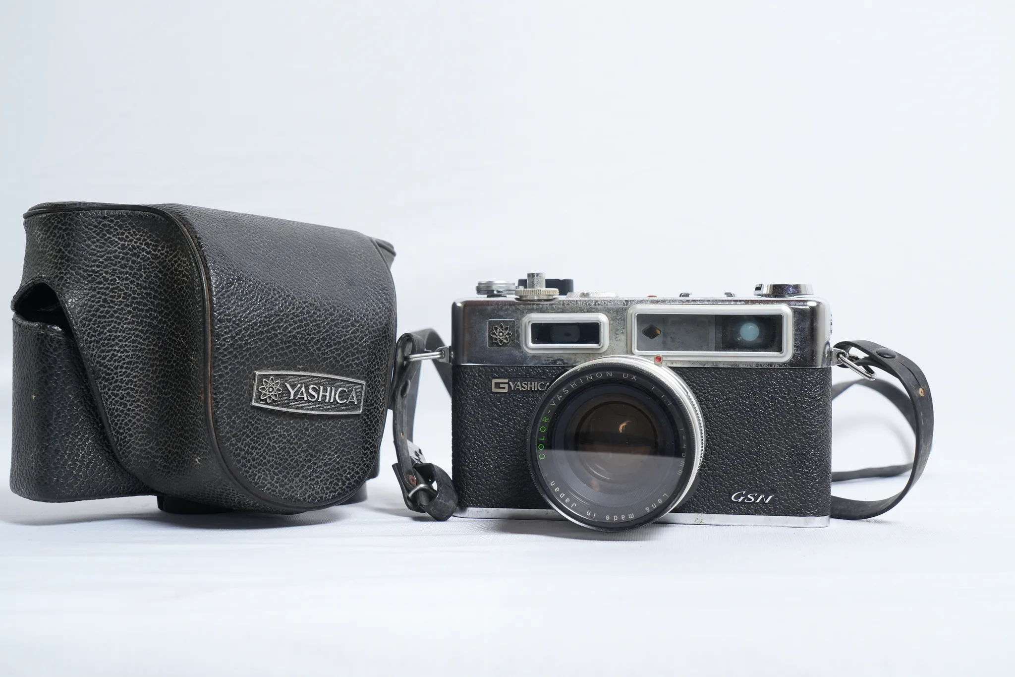 Yashica Electro 35 GSN 35mm Rangefinder Camera — photograph 2
