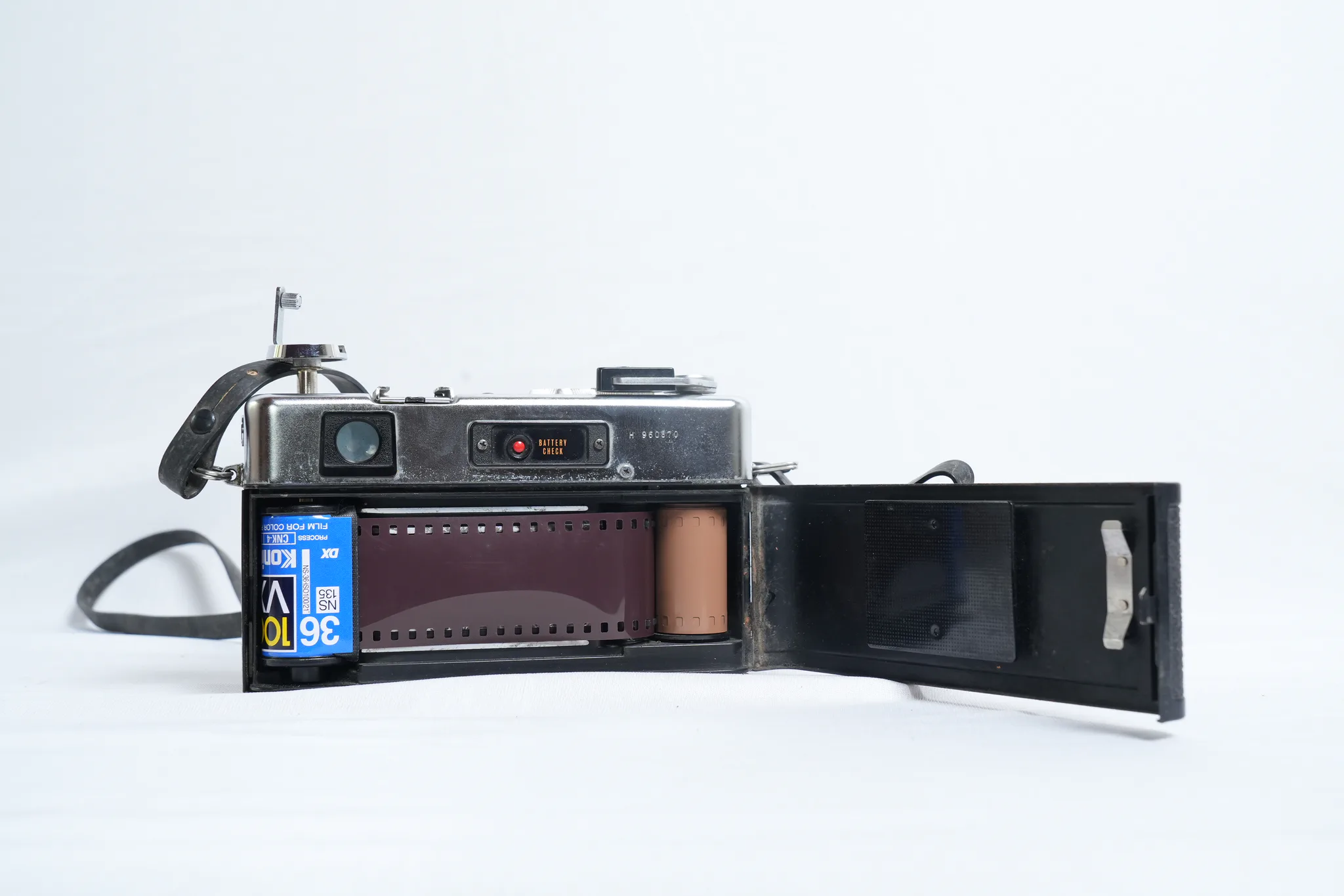Yashica Electro 35 GSN 35mm Rangefinder Camera — photograph 10