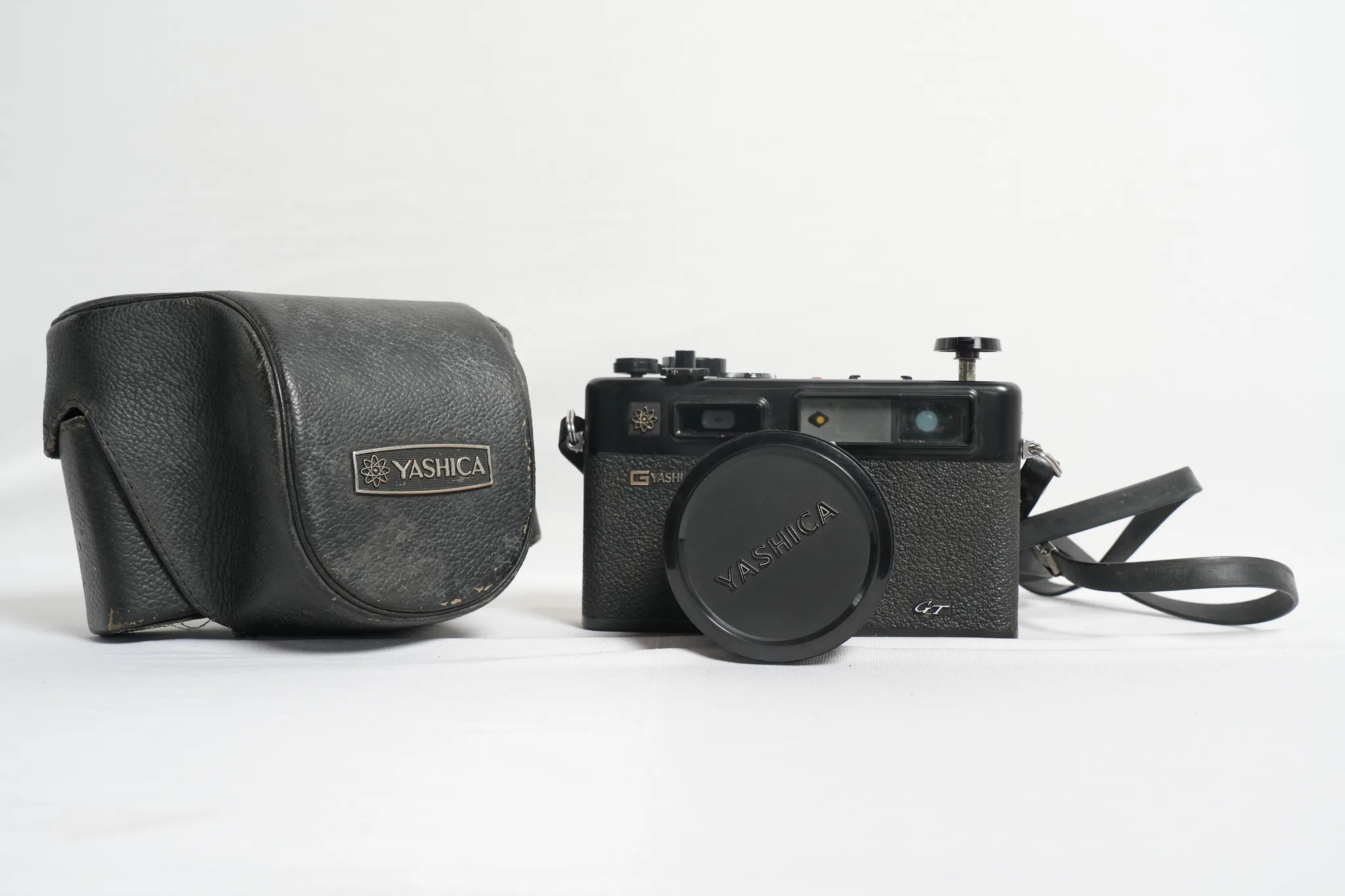 Yashica Electro 35 GT Rangefinder Camera — photograph 2