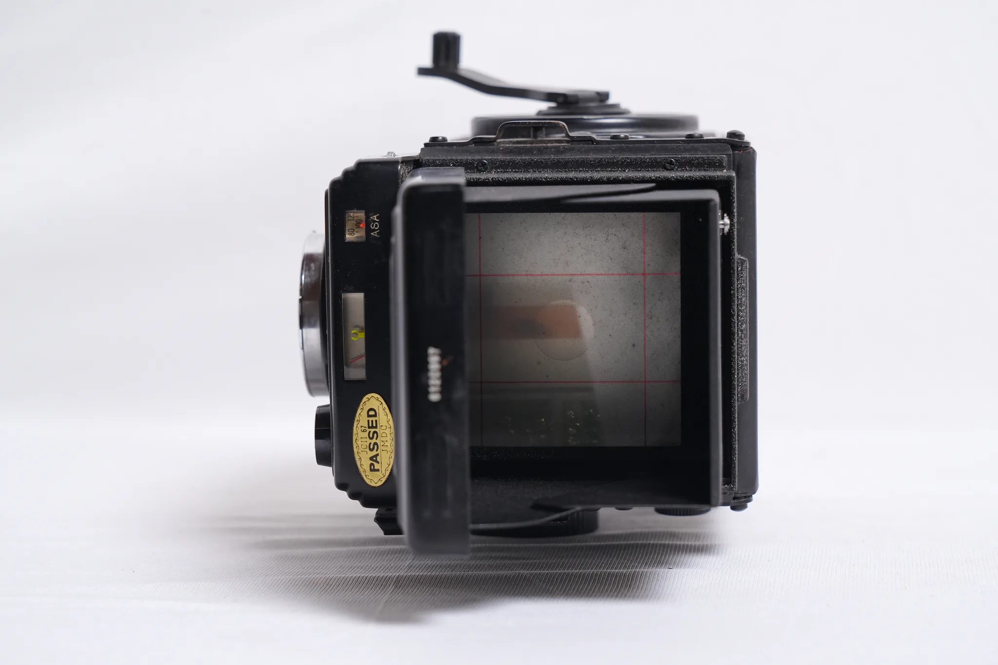 Yashica Mat-124 G TLR Vintage Medium Format Film Camera — photograph