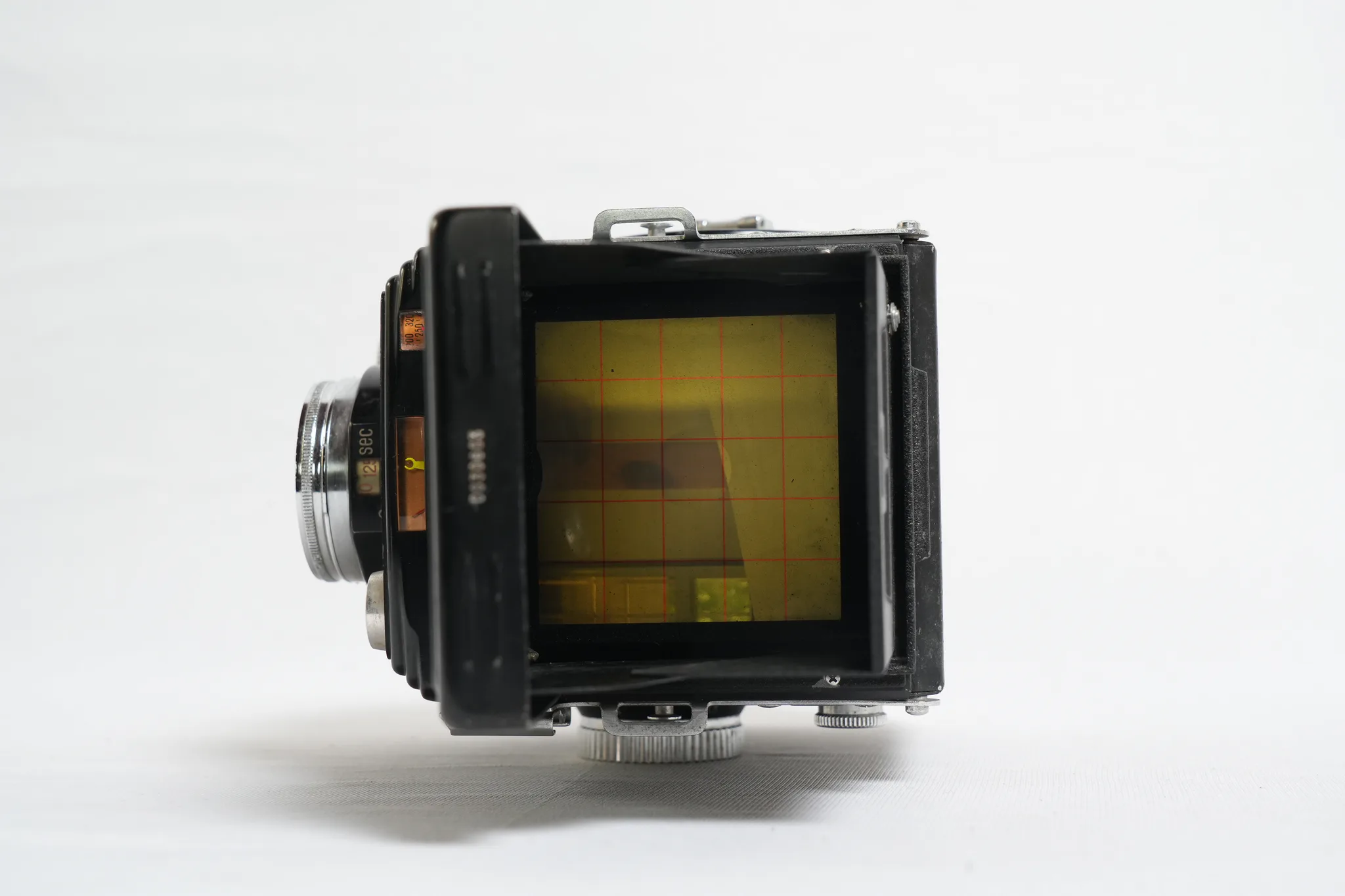 Yashica Mat-124 Twin-Lens Reflex 6x6 Camera — photograph 4