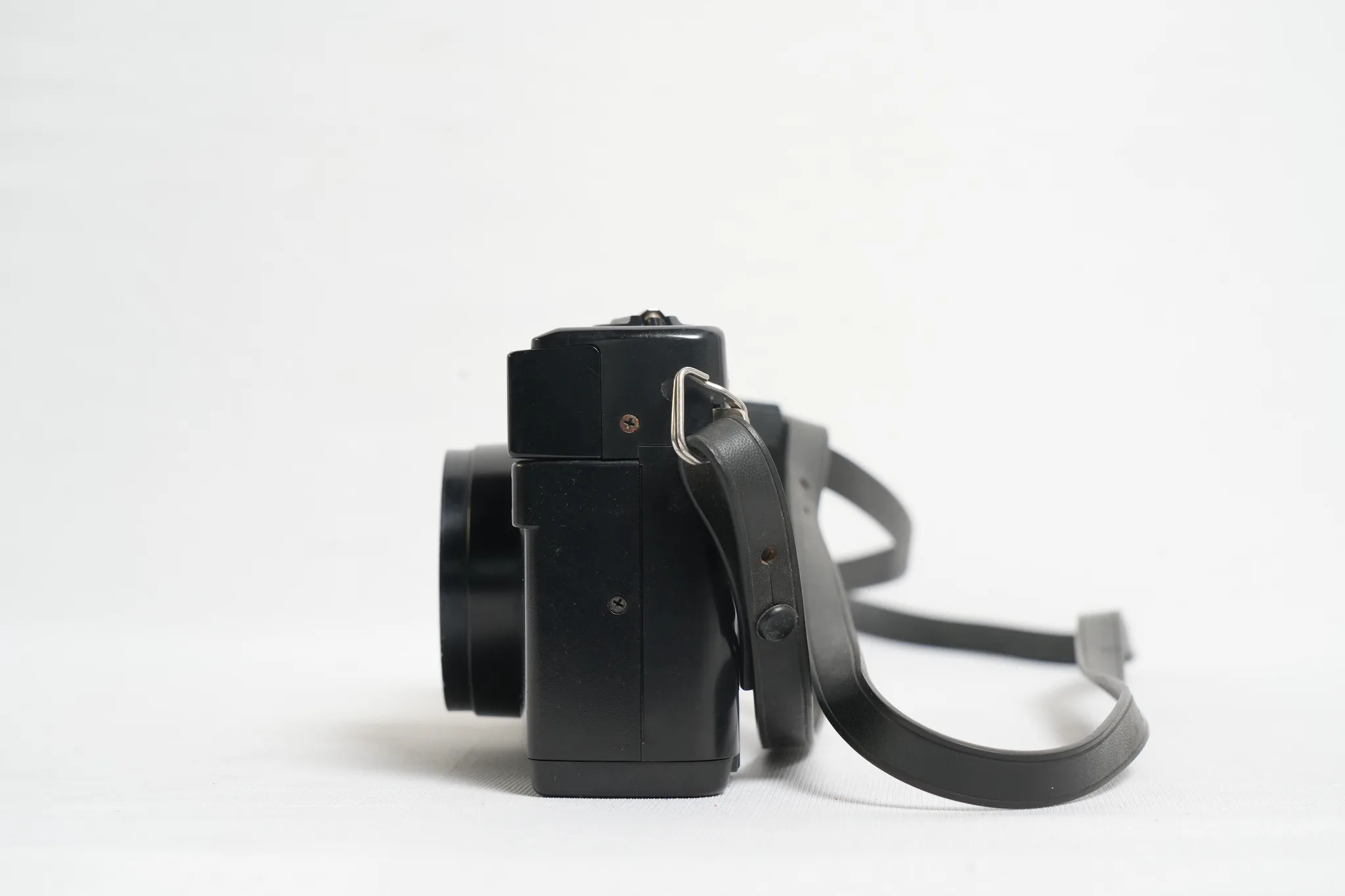 Yashica MF-2 Super DX 35mm Compact Film Camera — photograph 4