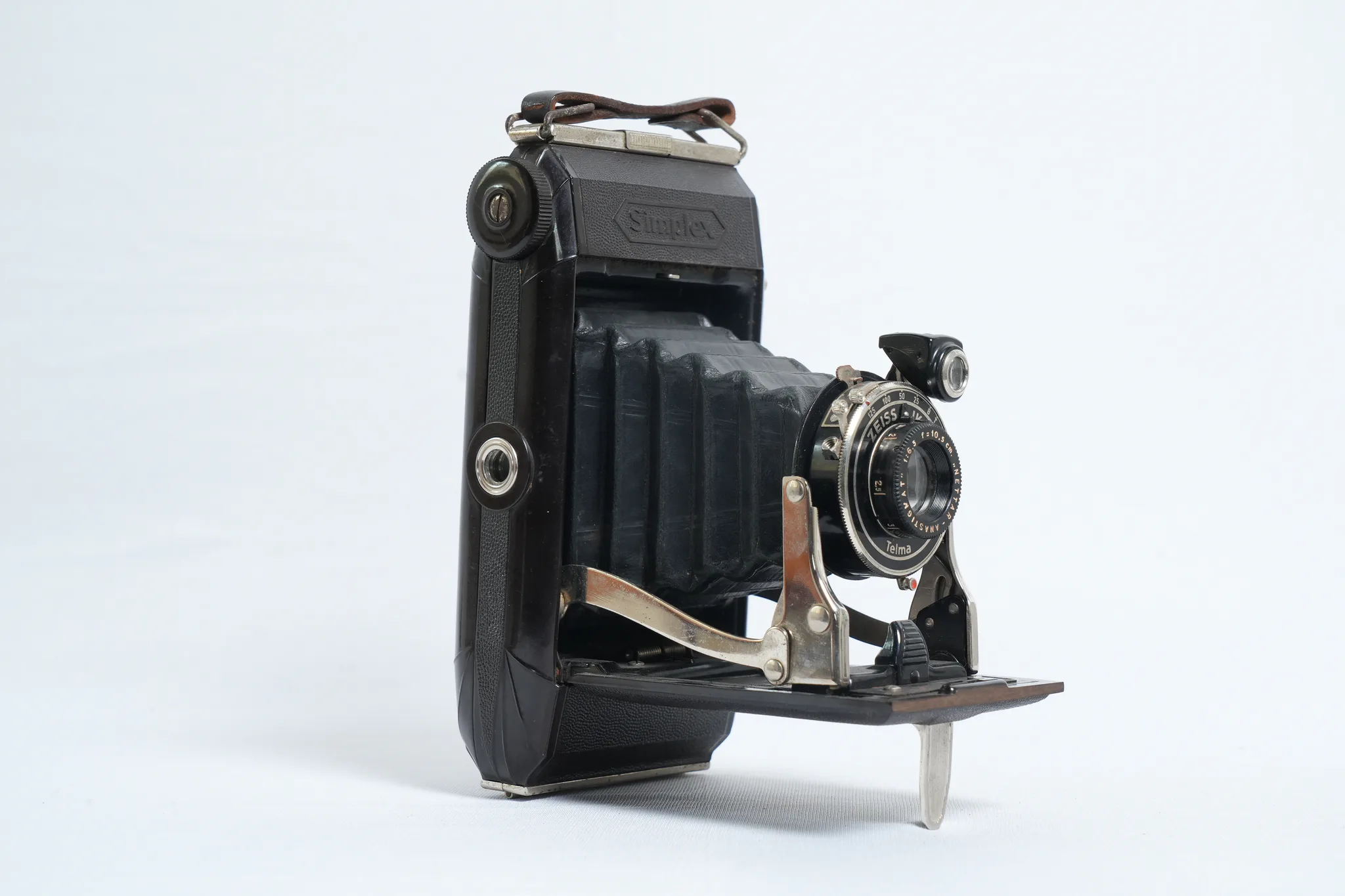 Zeiss Ikon Simplex 6x9 Bakelite Folding Camera — photograph 3