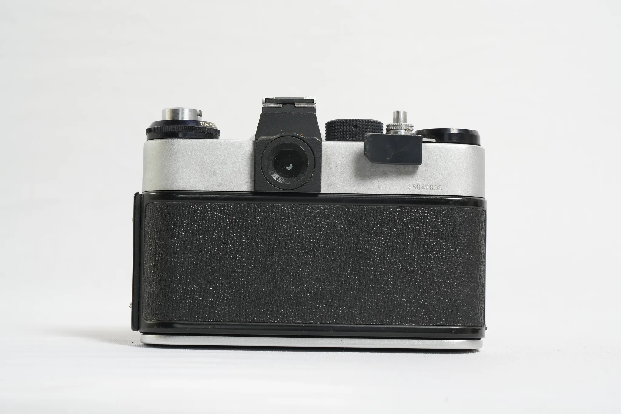 Zenit ET 35mm SLR Film Camera with Fitted Case — photograph 2