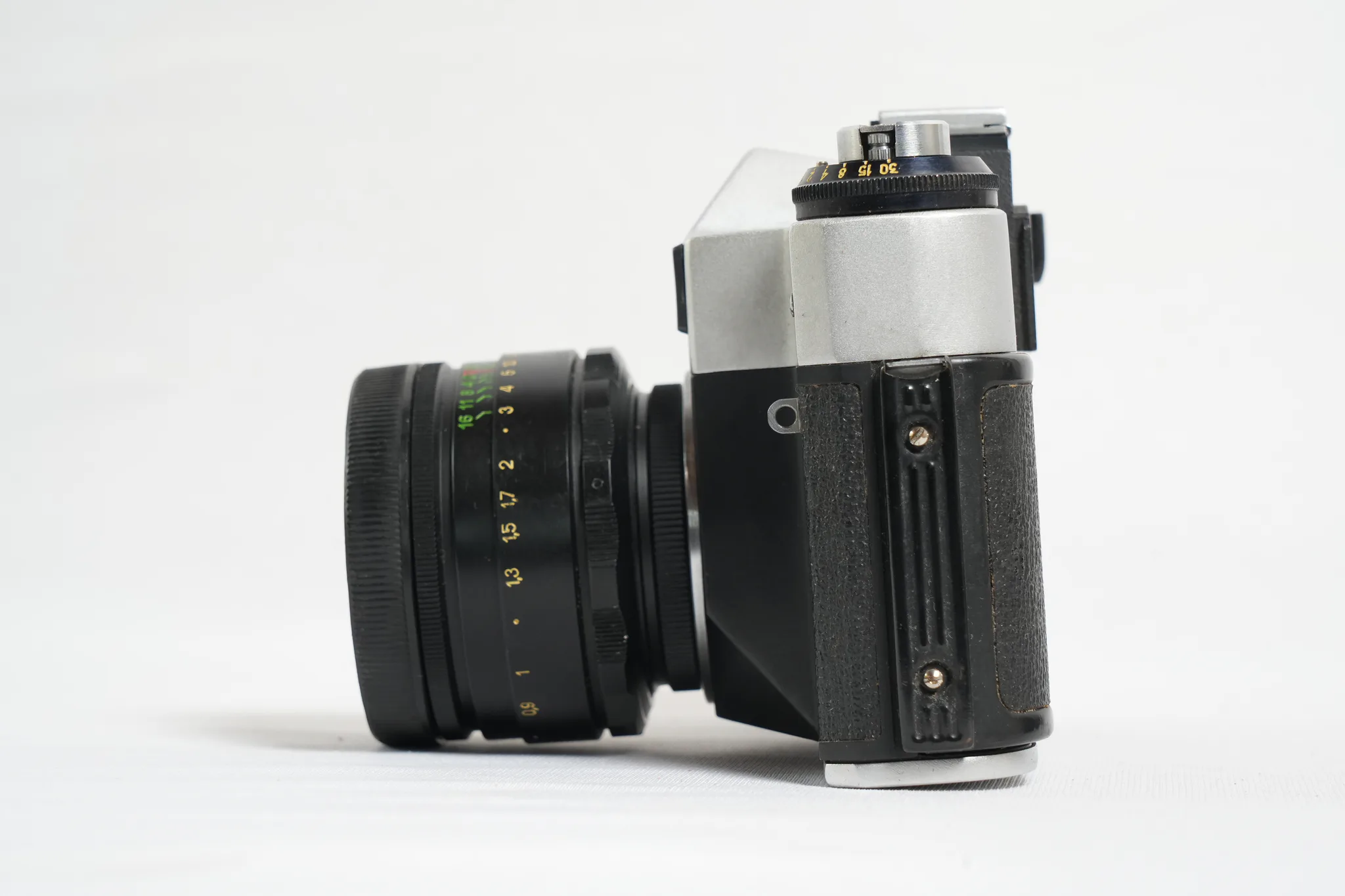 Zenit ET 35mm SLR Film Camera with Fitted Case — photograph 4