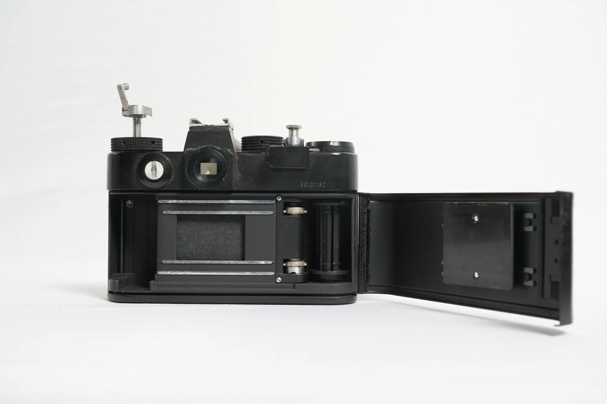Zenit TTL 35mm SLR Film Camera in Black Finish — photograph 5