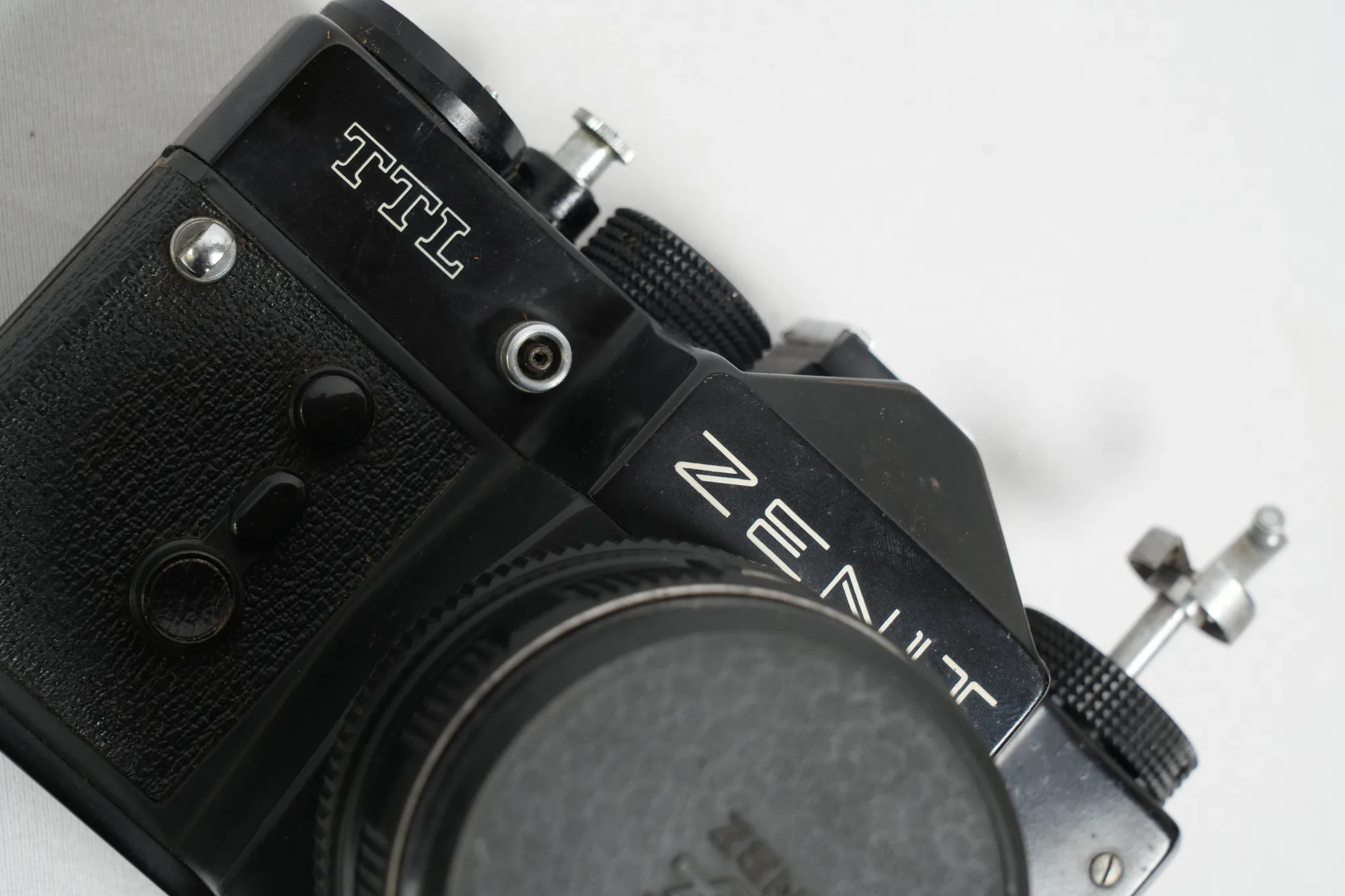 Zenit TTL 35mm SLR Film Camera in Black Finish — photograph 7
