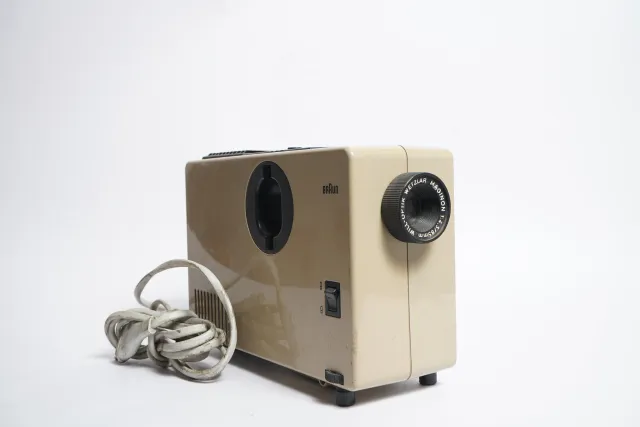 Braun D40 Slide Projector
