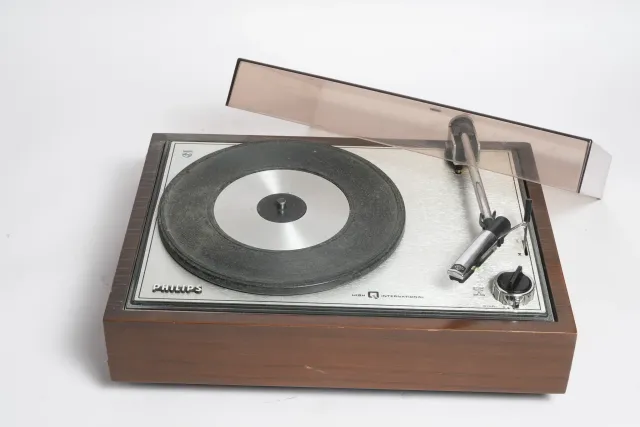 Philips 22GA408 Hi-Fi Belt-Drive Turntable