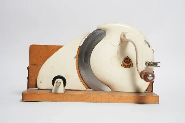 Graef Manual Folding Bread Slicer