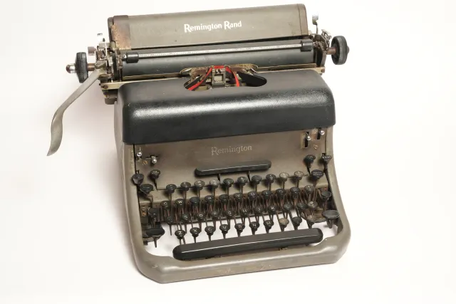 Remington Rand KMC Standard Desktop Typewriter