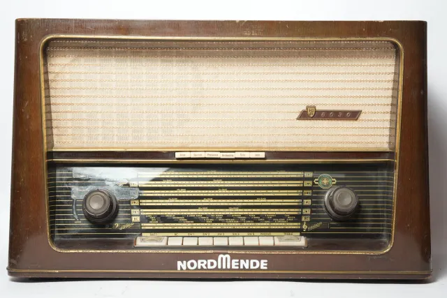 Nordmende Rigoletto 58 Tube Radio (Chassis 8030)