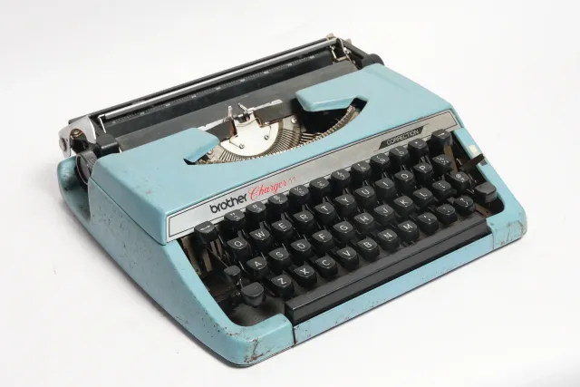 Brother Charger 11 Portable Typewriter (Blue)