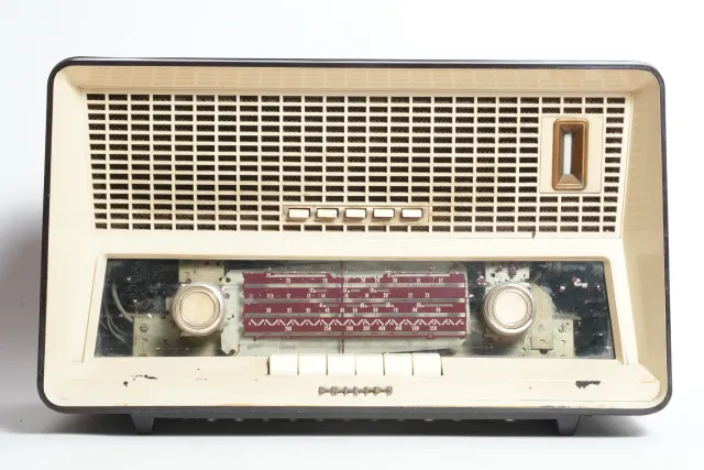Philips Tropic Tabletop Tube Radio