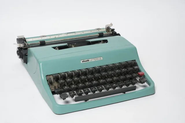 Olivetti Lettera 32 Portable Typewriter