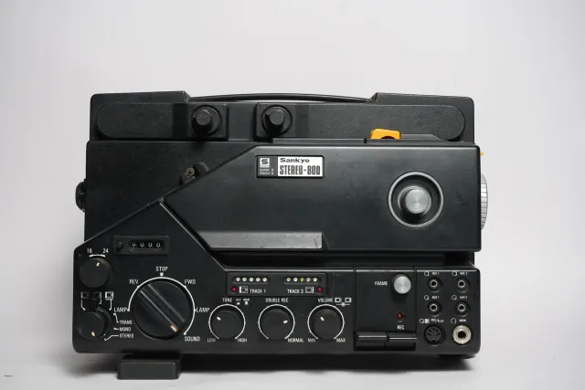 Sankyo Stereo-800 Super 8 Sound Projector