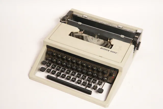 Olivetti Dora Vintage Portable Typewriter