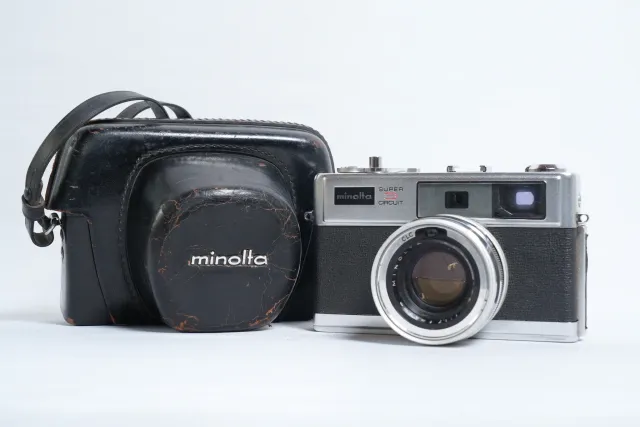 Minolta Hi-Matic 11 35mm Rangefinder Camera