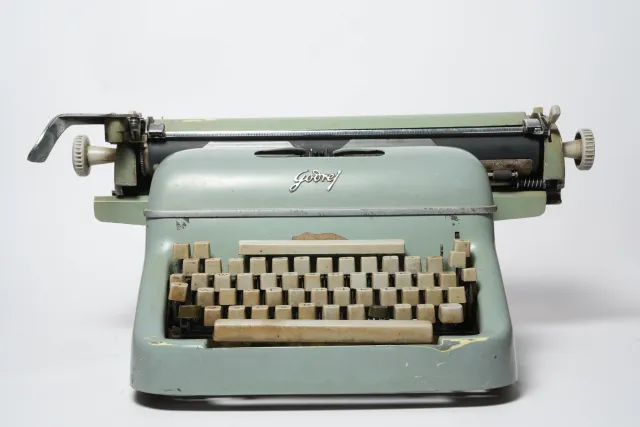 Godrej Standard Desktop Manual Typewriter